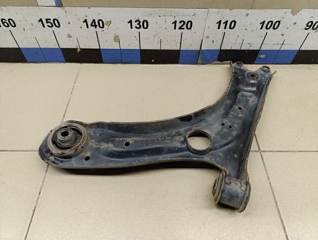 Рычаг передний правый VW Jetta 2011>