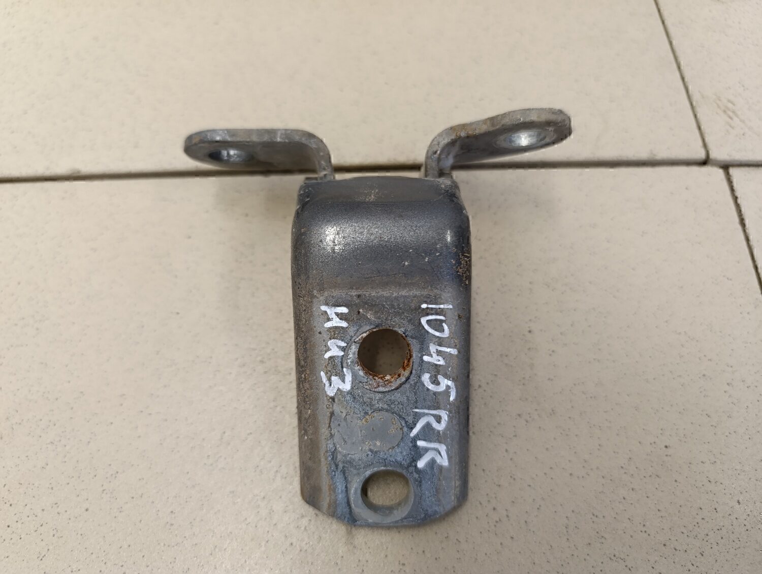 Петля двери задней правой нижняя TOYOTA Corolla E12 2001-2006