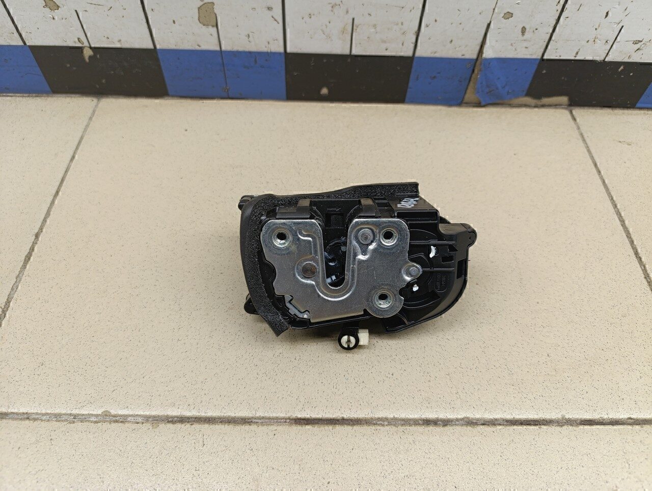 Замок двери передней левой Chery RX (M38T / T22) 2023>