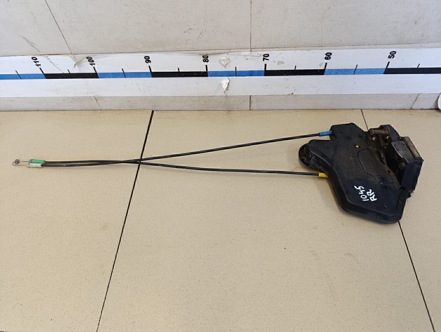 Замок двери задней правой TOYOTA Corolla E12 2001-2006