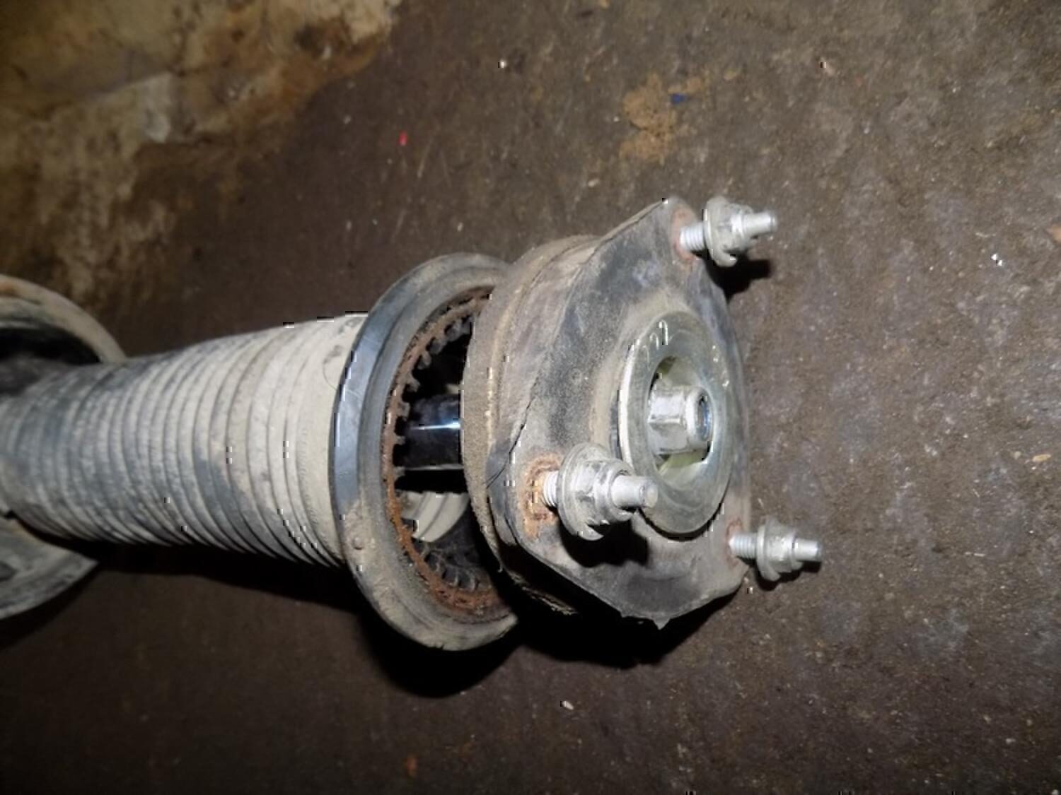 Опора переднего амортизатора FORD Transit 2006-2013