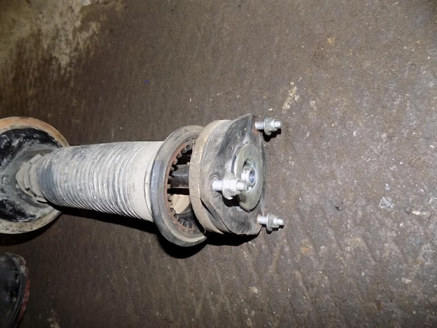 Пыльник переднего амортизатора FORD Transit 2006-2013