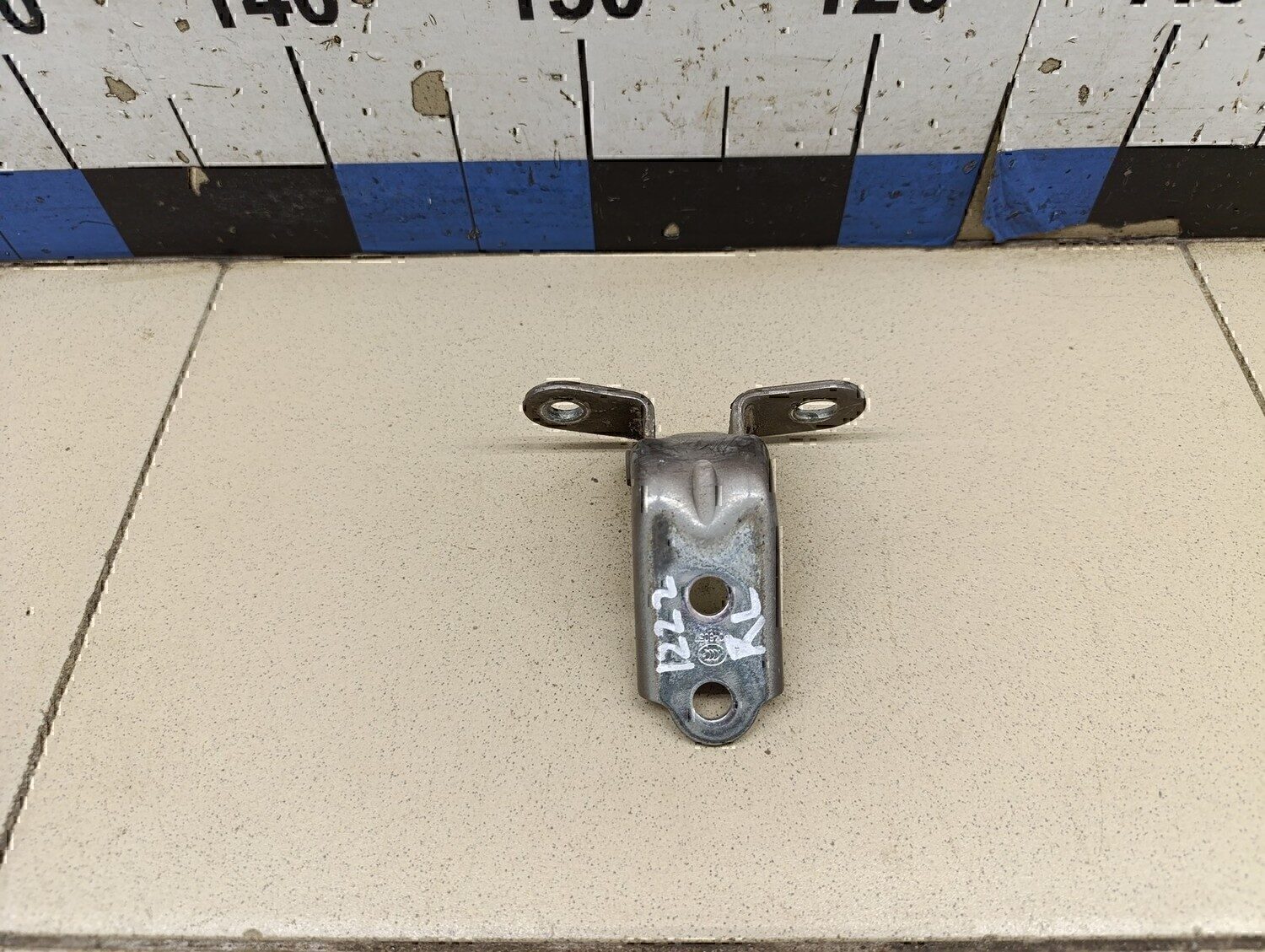 Петля двери HYUNDAI Ceed 2007- 2012