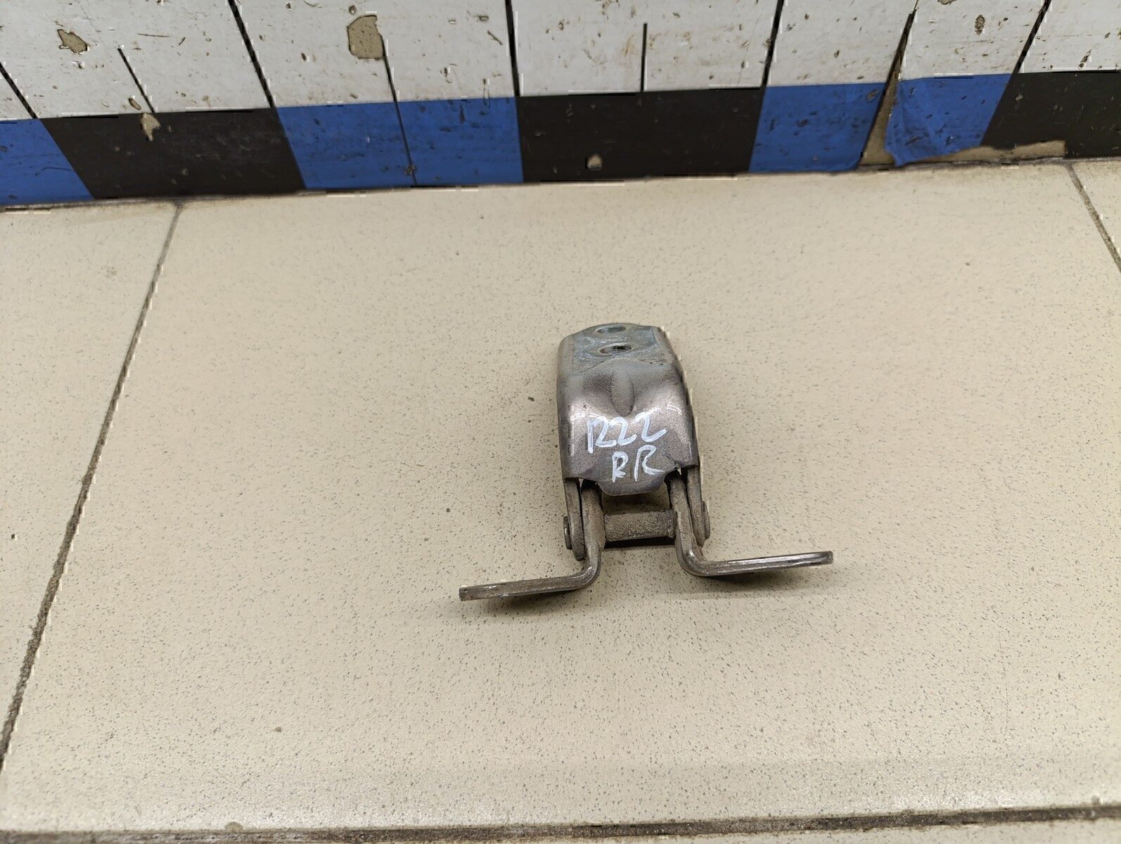 Петля двери HYUNDAI Ceed 2007- 2012