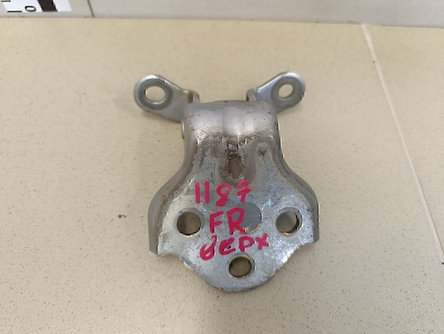 Петля двери передней правой верхняя Chevrolet Lacetti 2003-2013