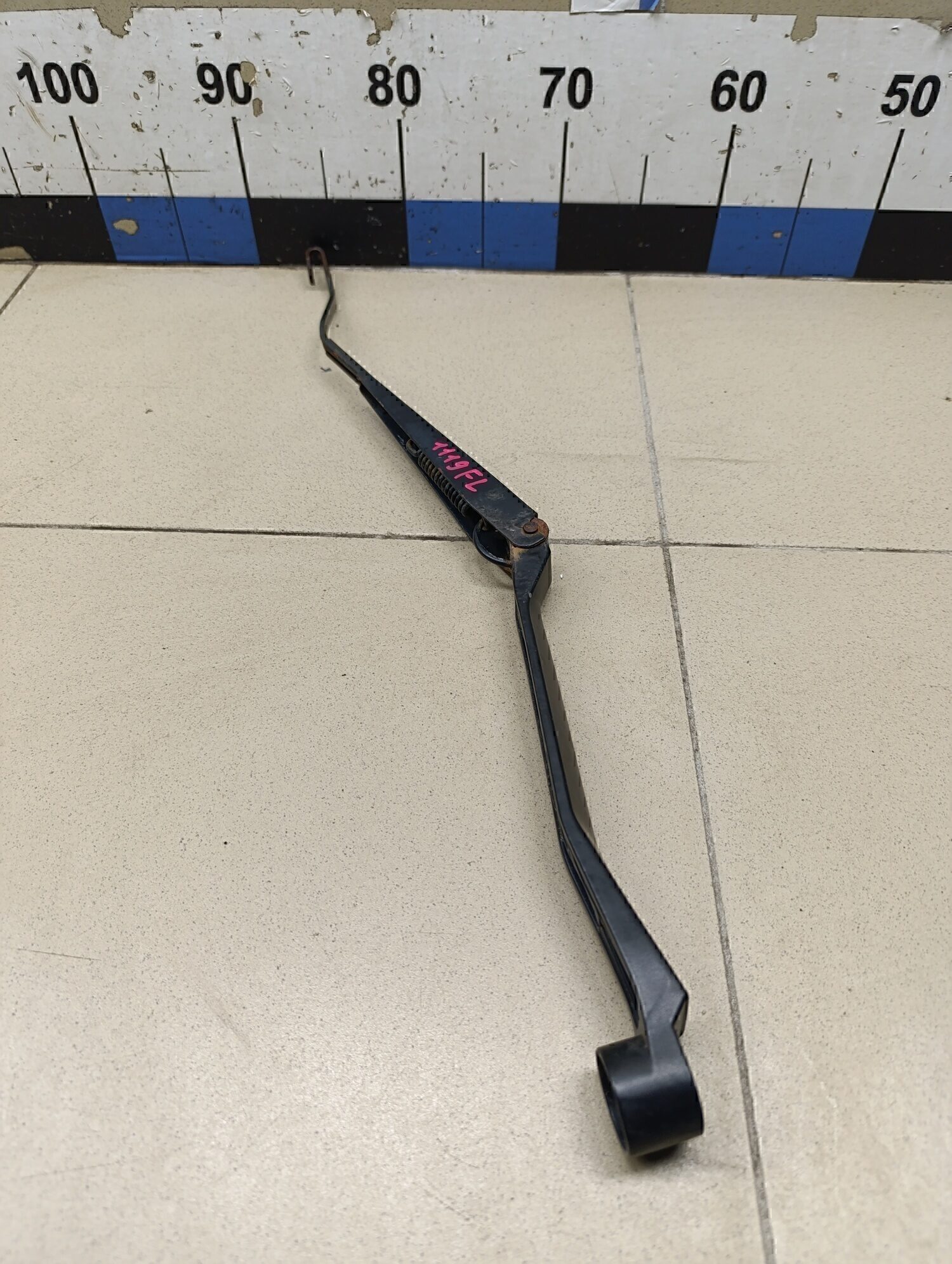 Поводок стеклоочистителя передний левый LIFAN X60 2012>