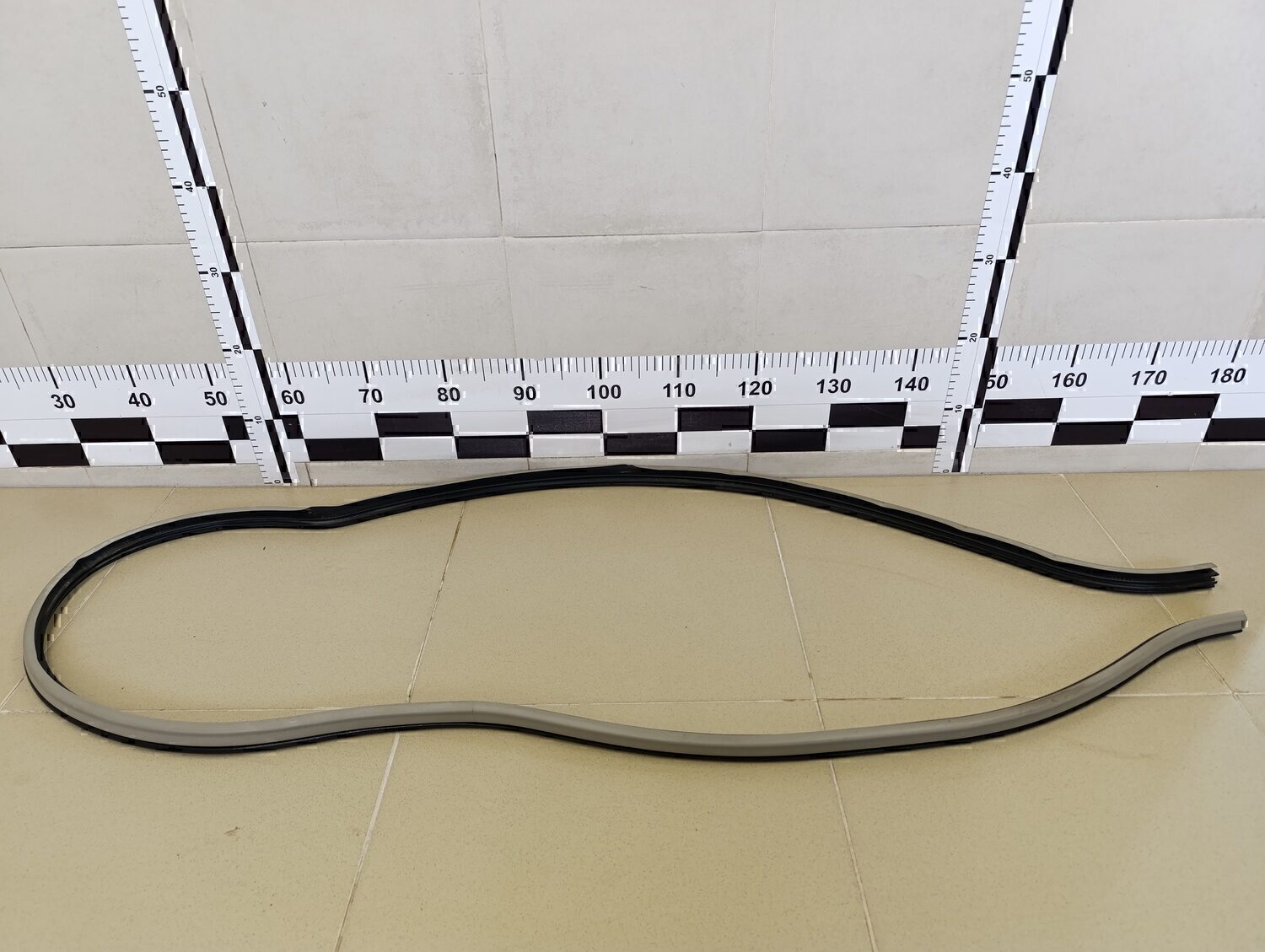 Уплотнитель (внутри) Chevrolet Aveo (T250) 2005-2011