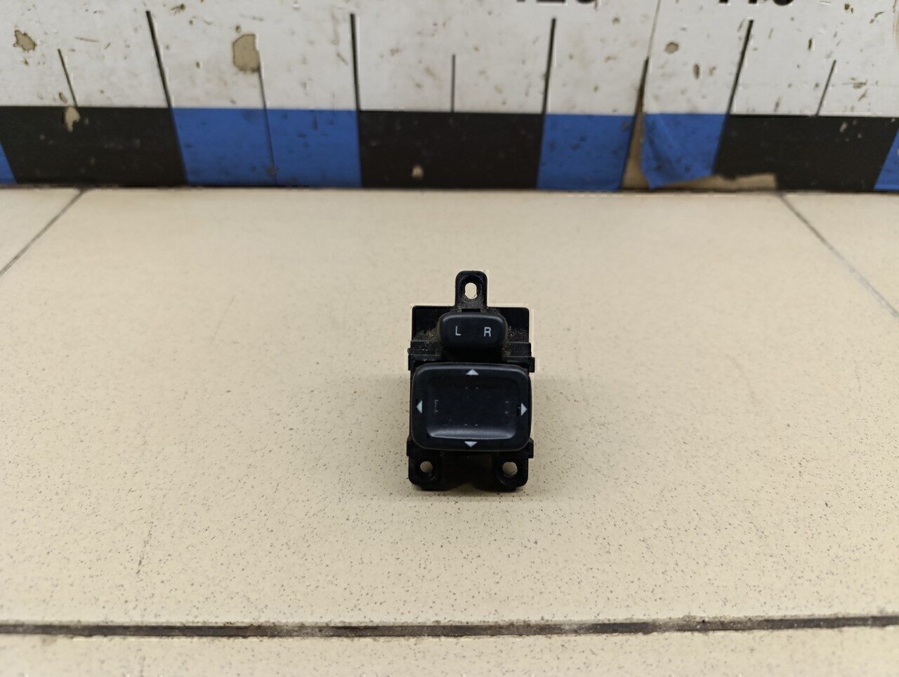 Переключатель регулировки зеркала FAW Besturn(B50) 2009-2016