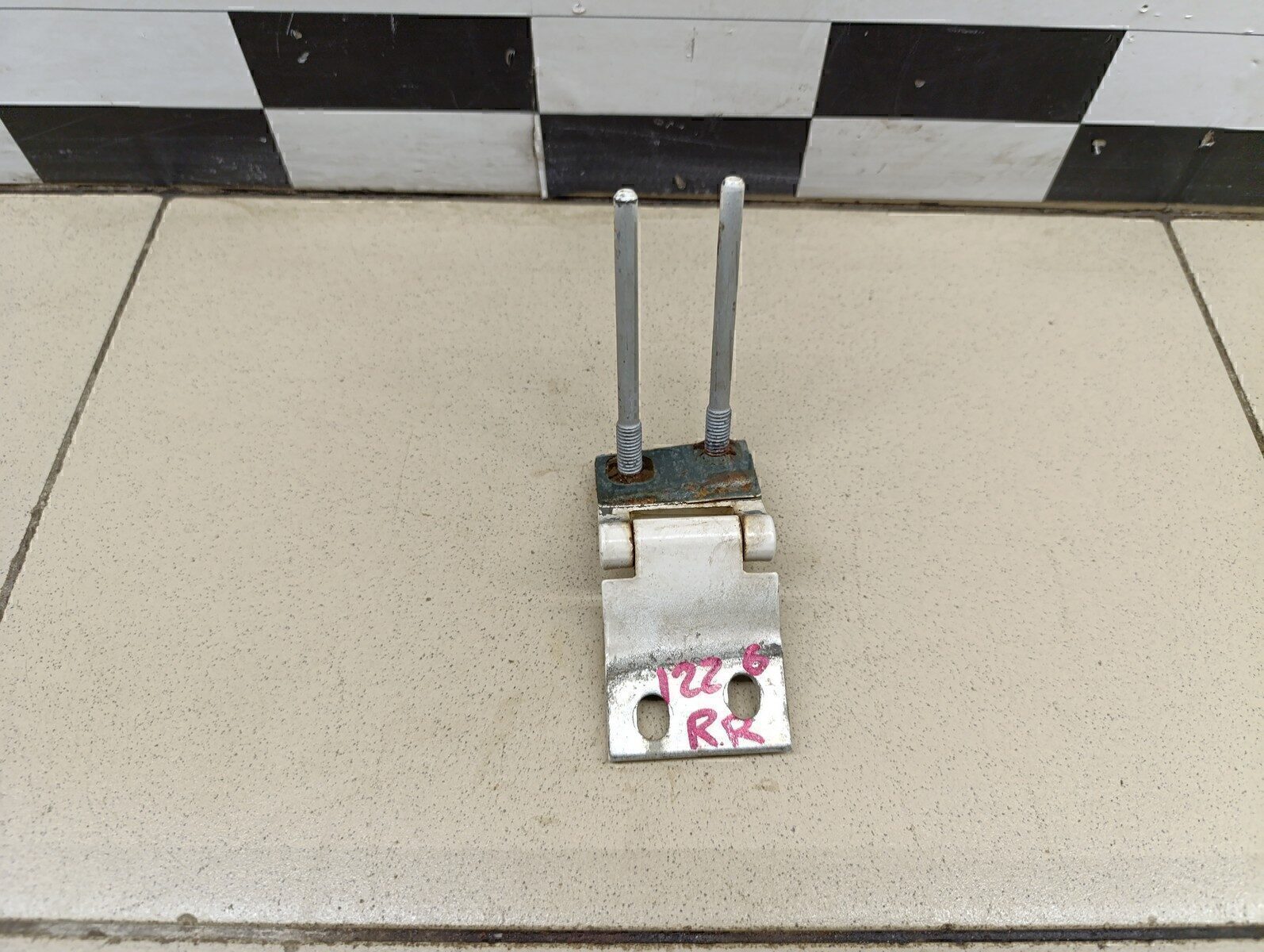 Петля двери багажника VW Transporter T5 2003-2015