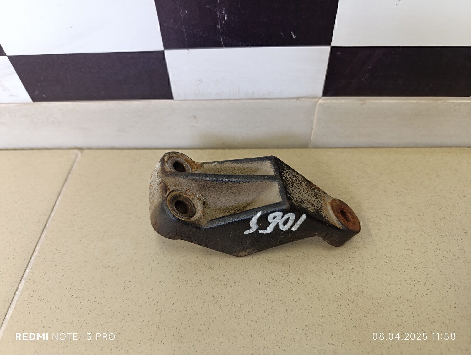 Кронштейн (сопут. товар) KIA Magentis 2000-2005