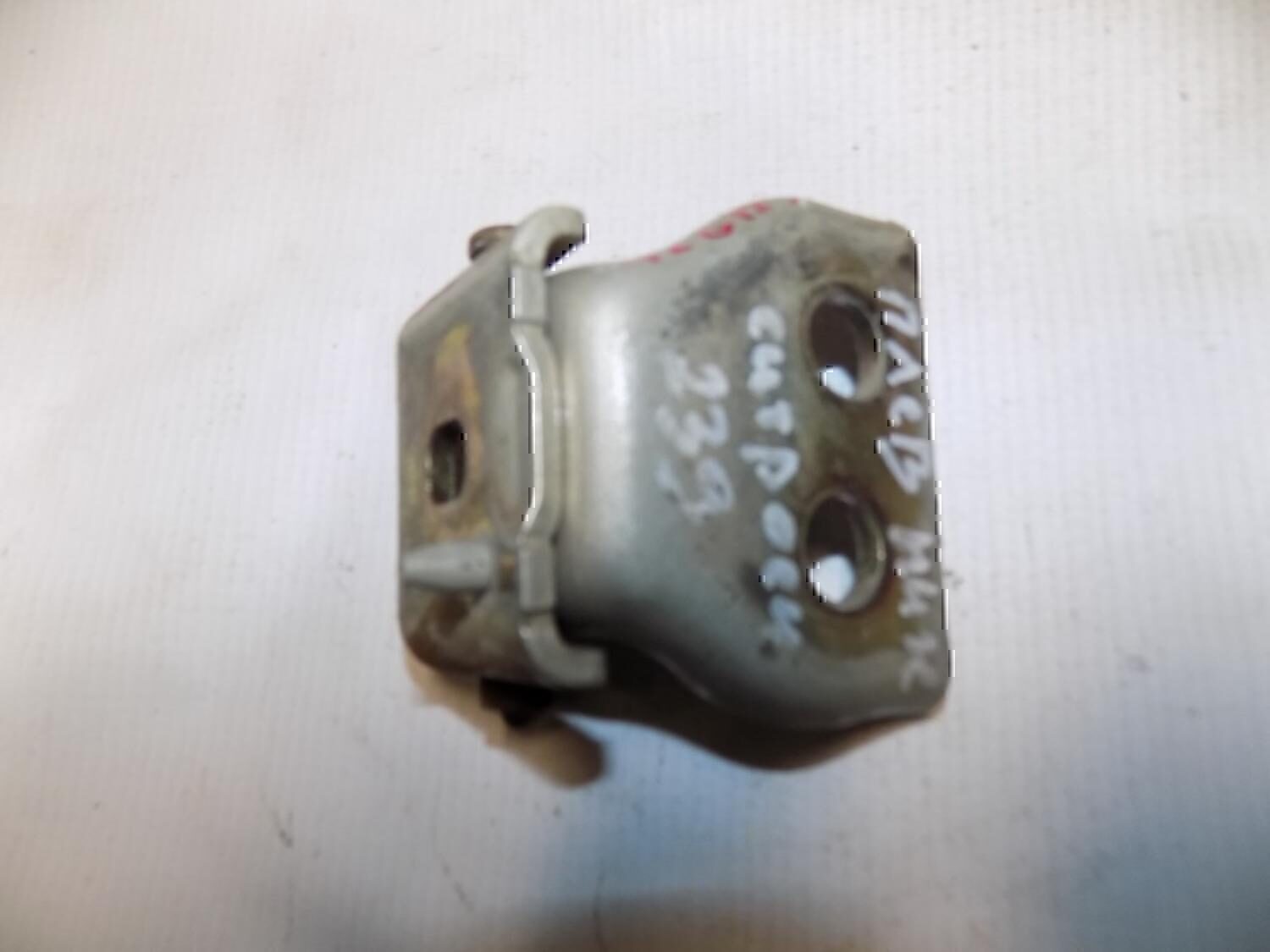 Петля двери передней левой нижняя CITROEN C4 2005-2011