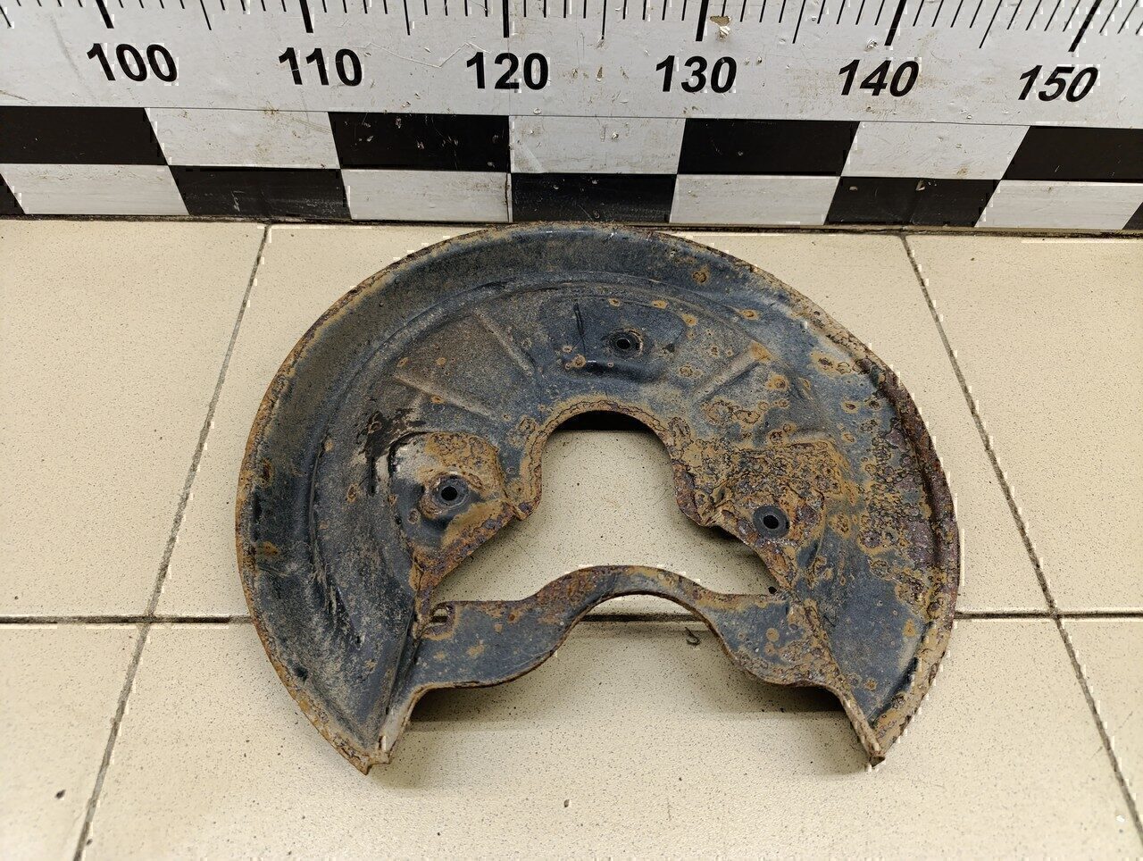 Пыльник тормозного диска Audi Touran 2003-2010