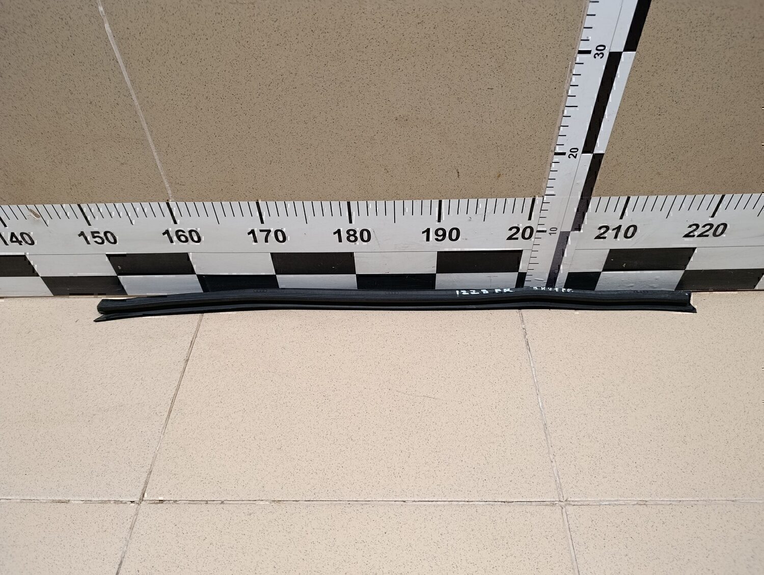 Уплотнитель (внутри) Audi A4 [B8] 2007-2015