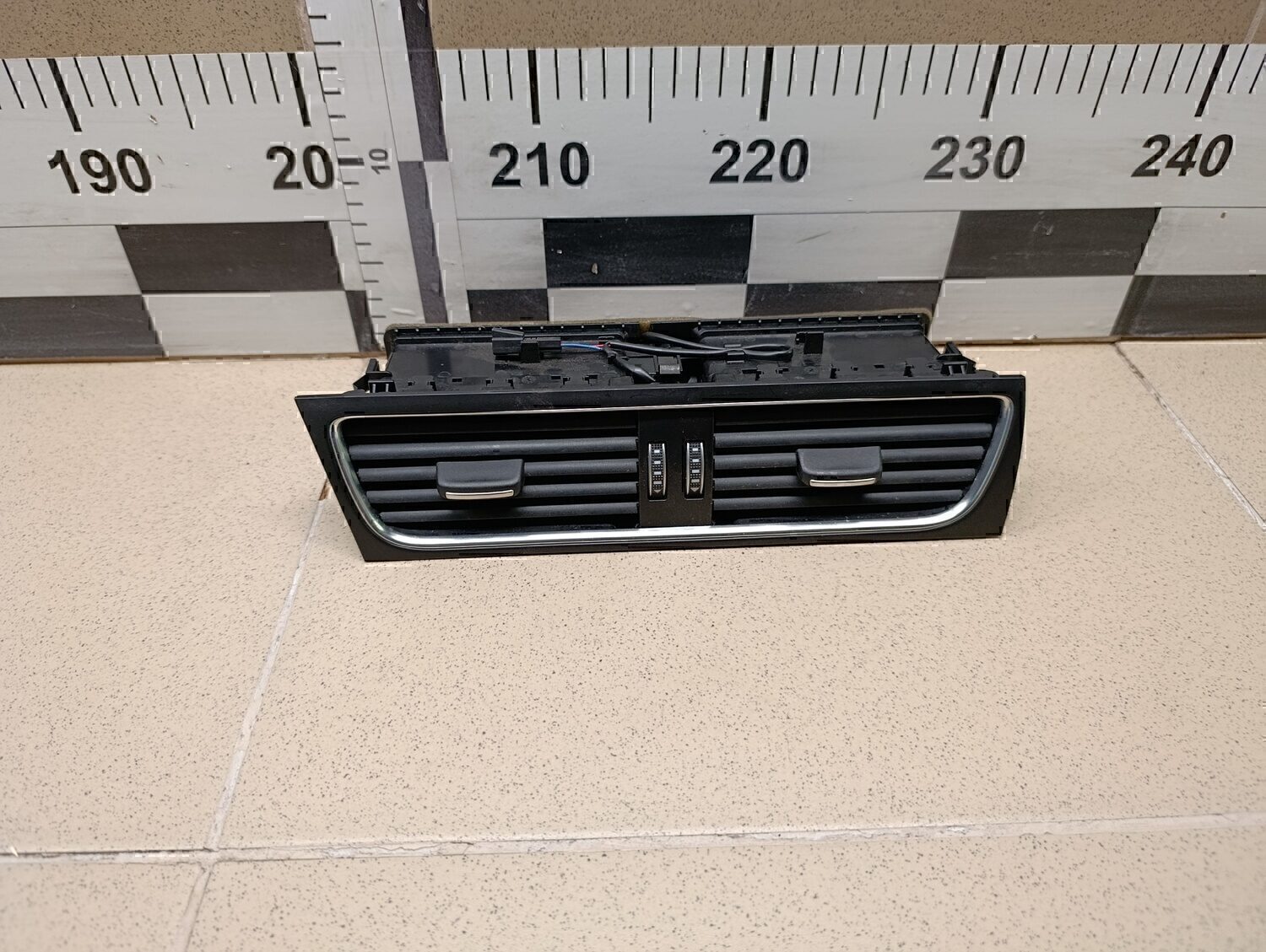 Дефлектор воздушный Audi A4 [B8] 2007-2015