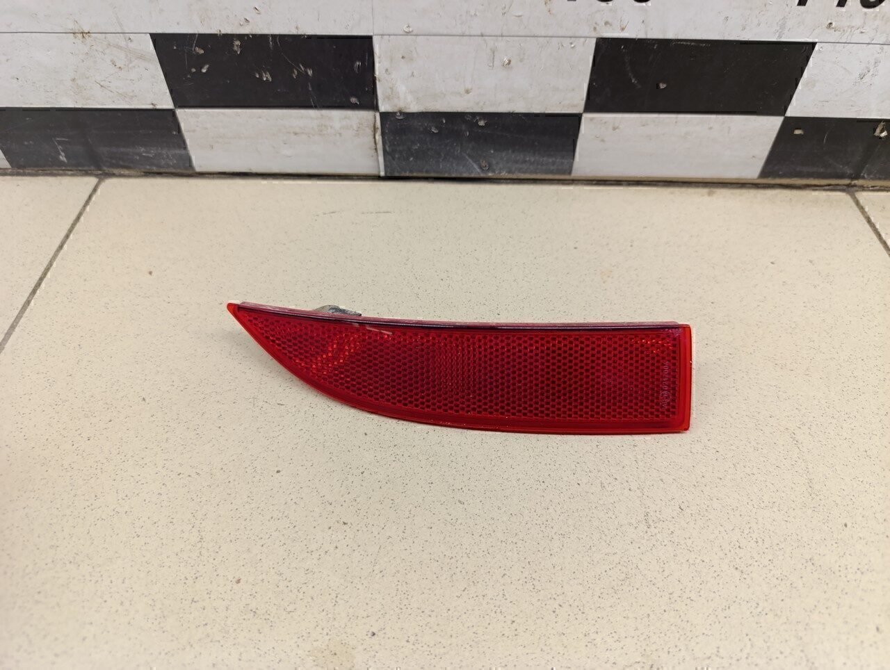 Отражатель в бампер задний правый RENAULT Logan II 2014>