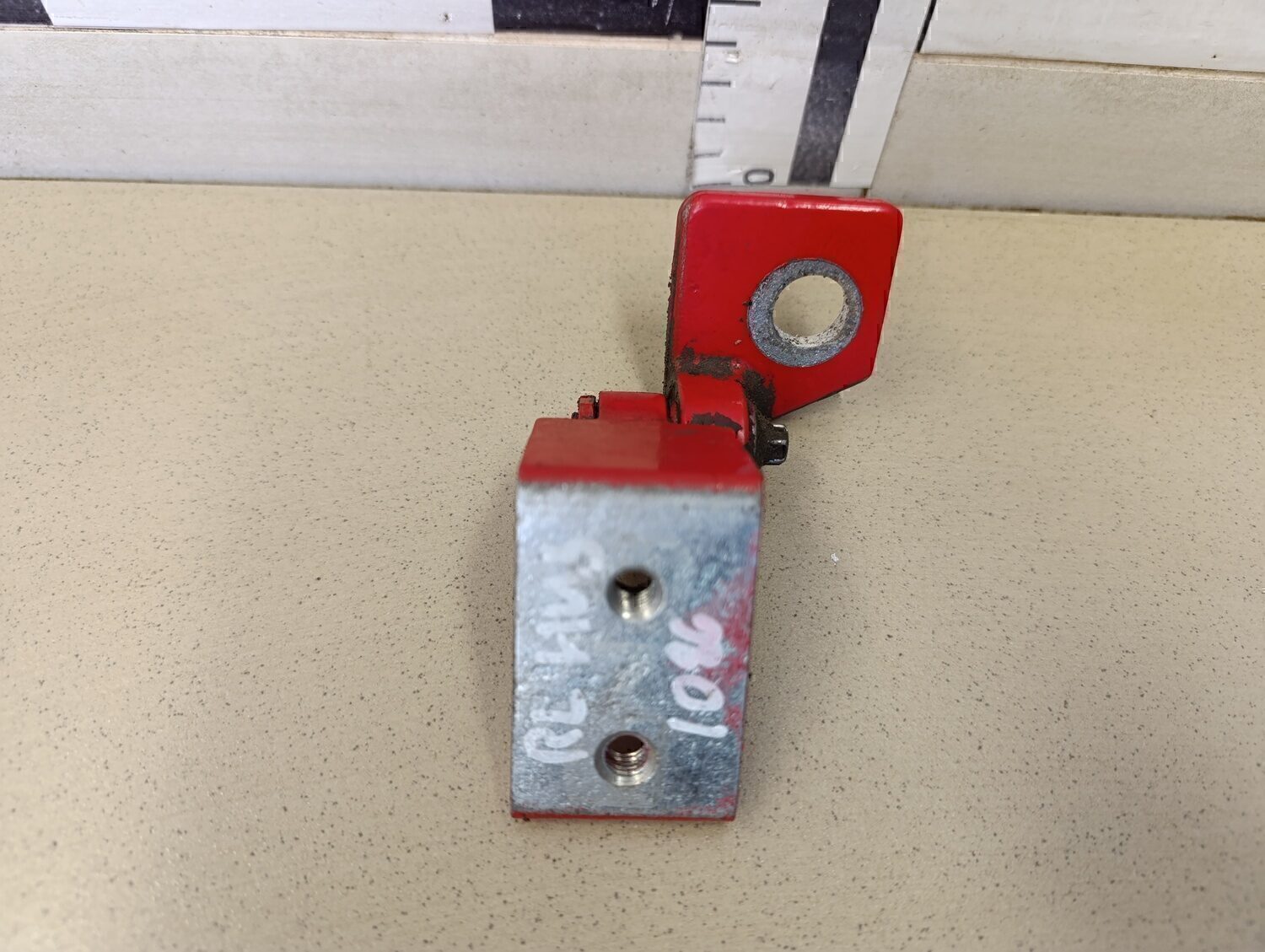 Петля двери задней левой нижняя OPEL Corsa D 2006-2015