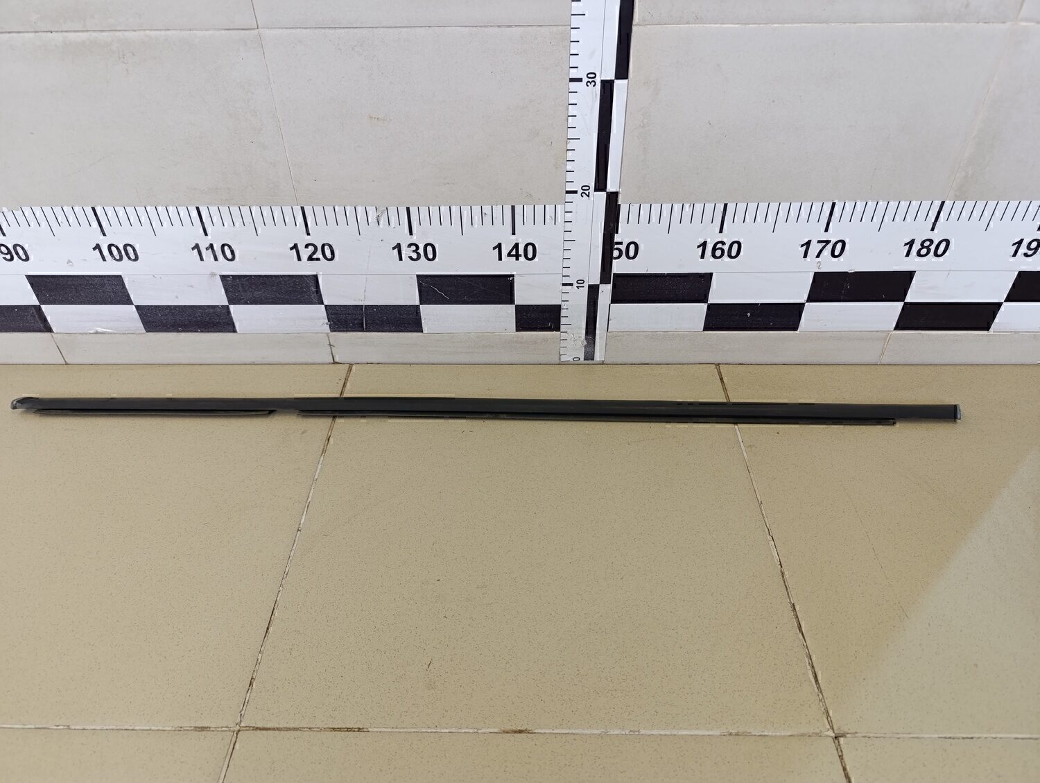 Накладка стекла заднего левого RENAULT Megane II 2002-2009