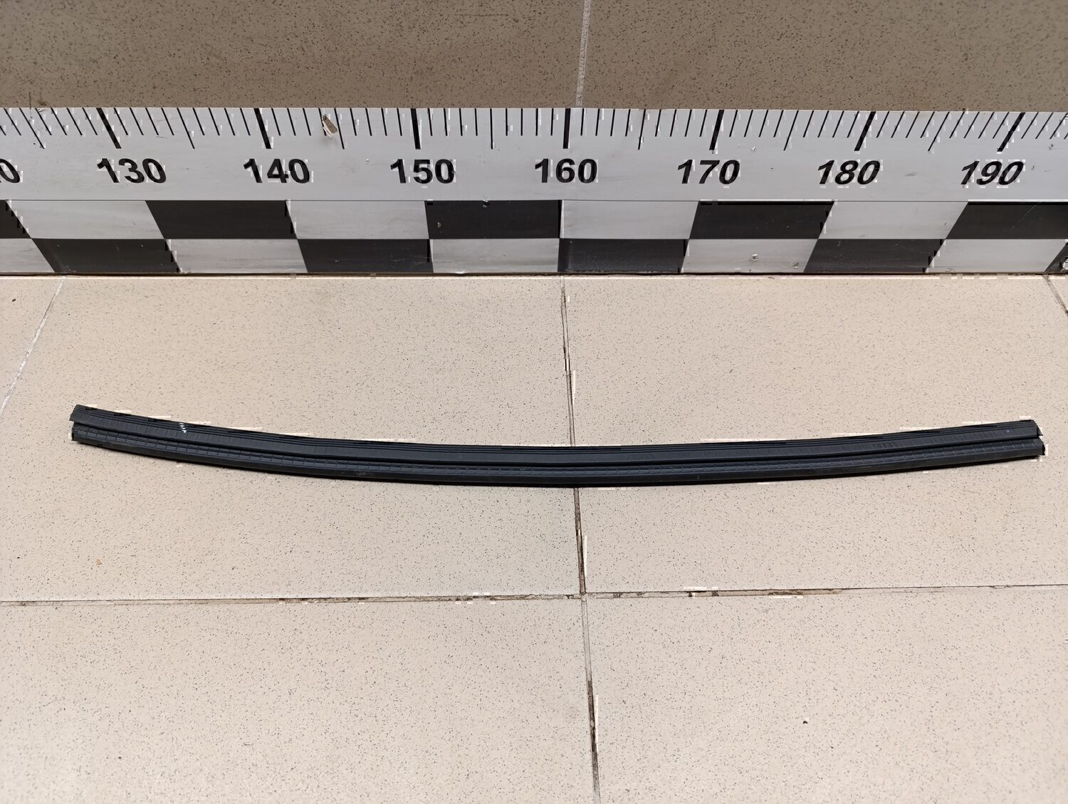 Уплотнитель (внутри) Audi A4 [B8] 2007-2015