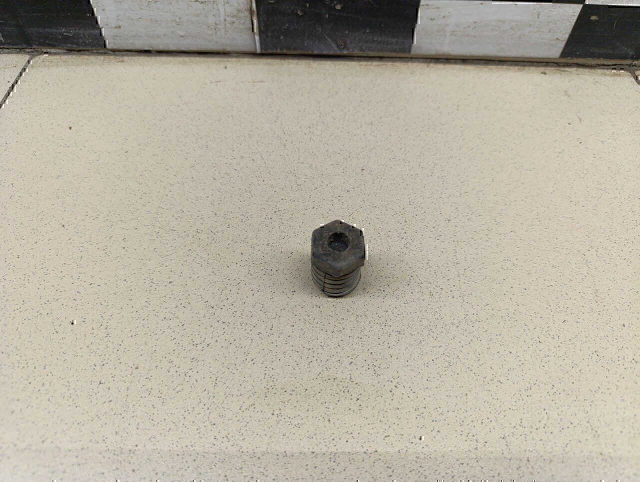 Отбойник крышки багажника MITSUBISHI Lancer (CS/Classic) 2003-2006