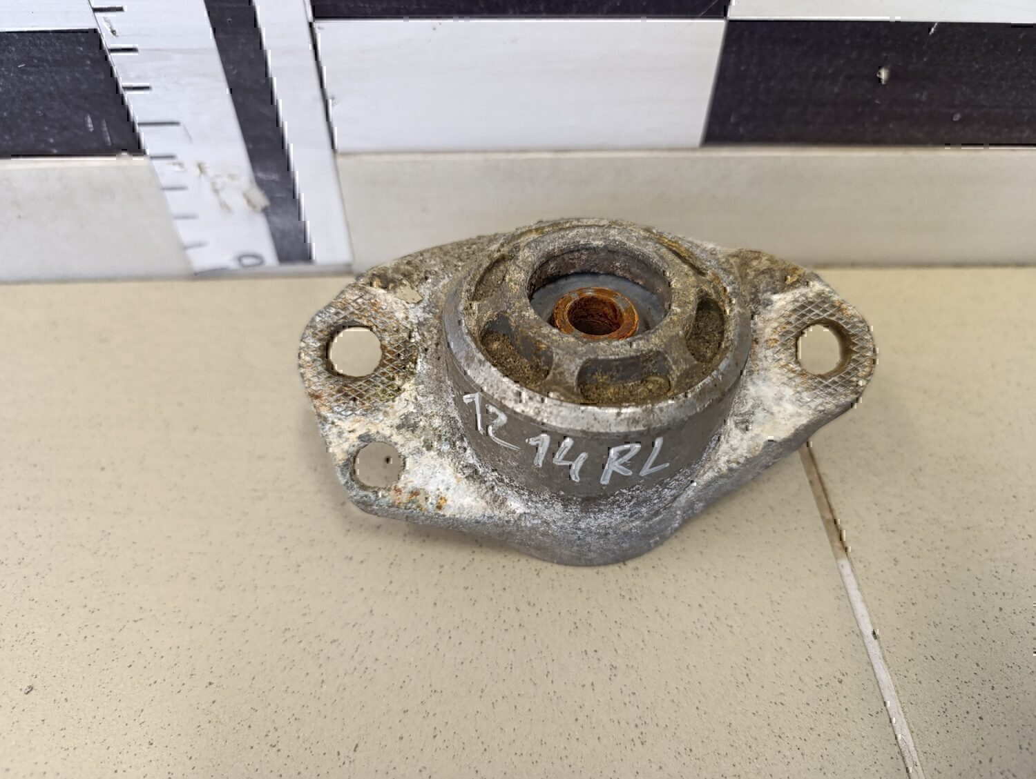 Опора заднего амортизатора Audi A3 (8L1) 1996-2003