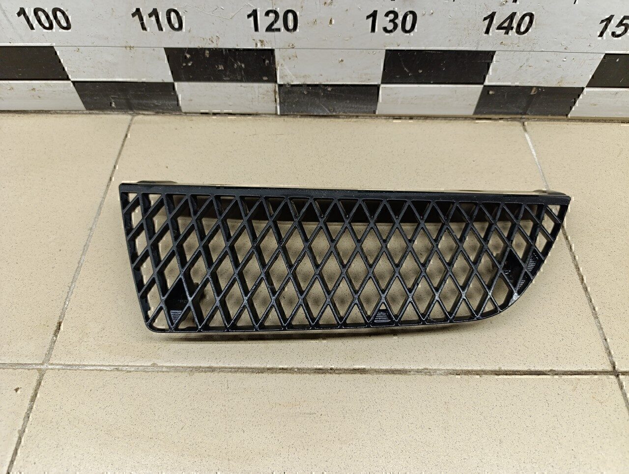 Решетка радиатора левая MITSUBISHI Lancer (CS/Classic) 2003-2006