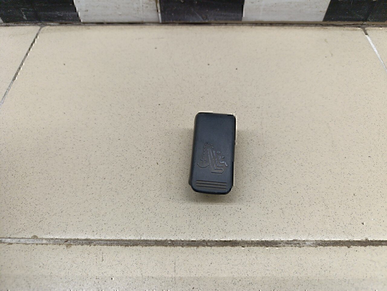 Крючок MITSUBISHI Lancer (CS/Classic) 2003-2006