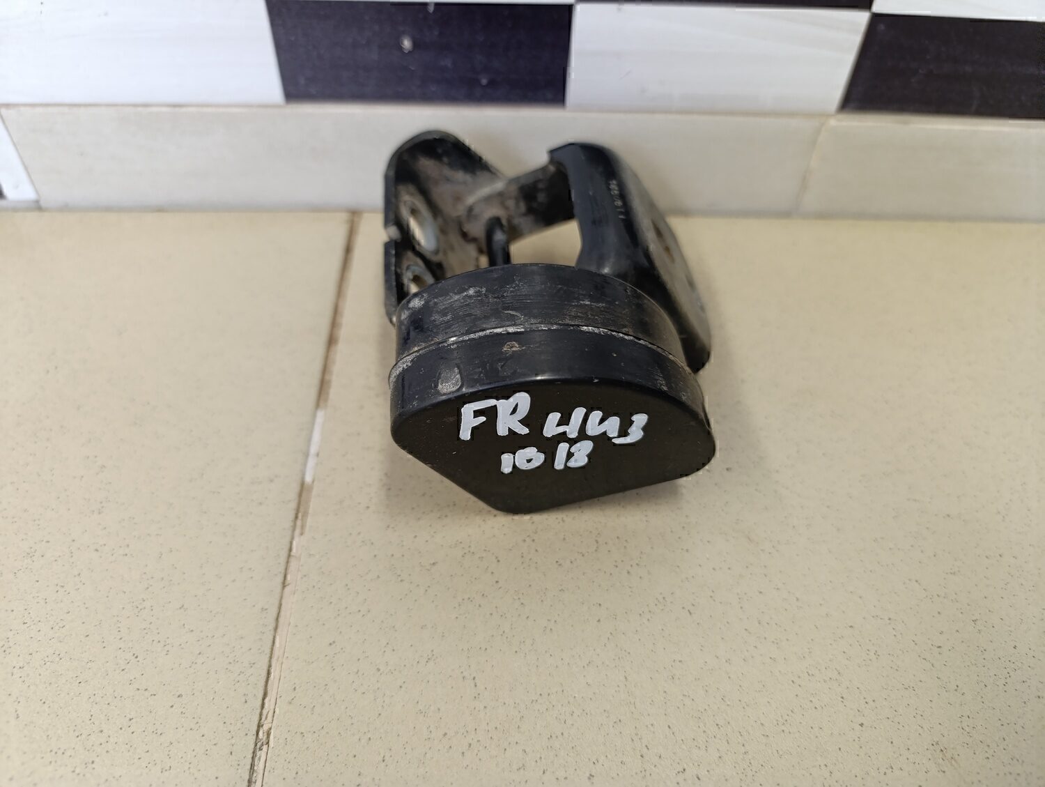 Петля двери передней правой нижняя RENAULT Megane II 2002-2009