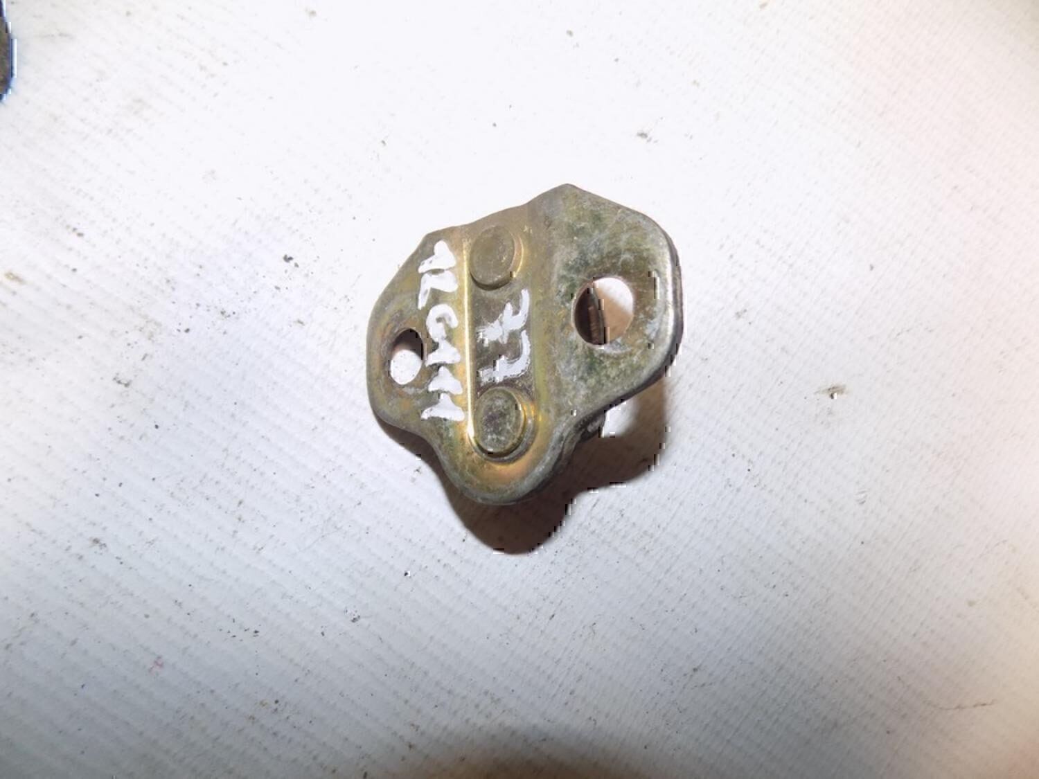 Ответная часть замка двери OPEL Vectra A 1988-1995