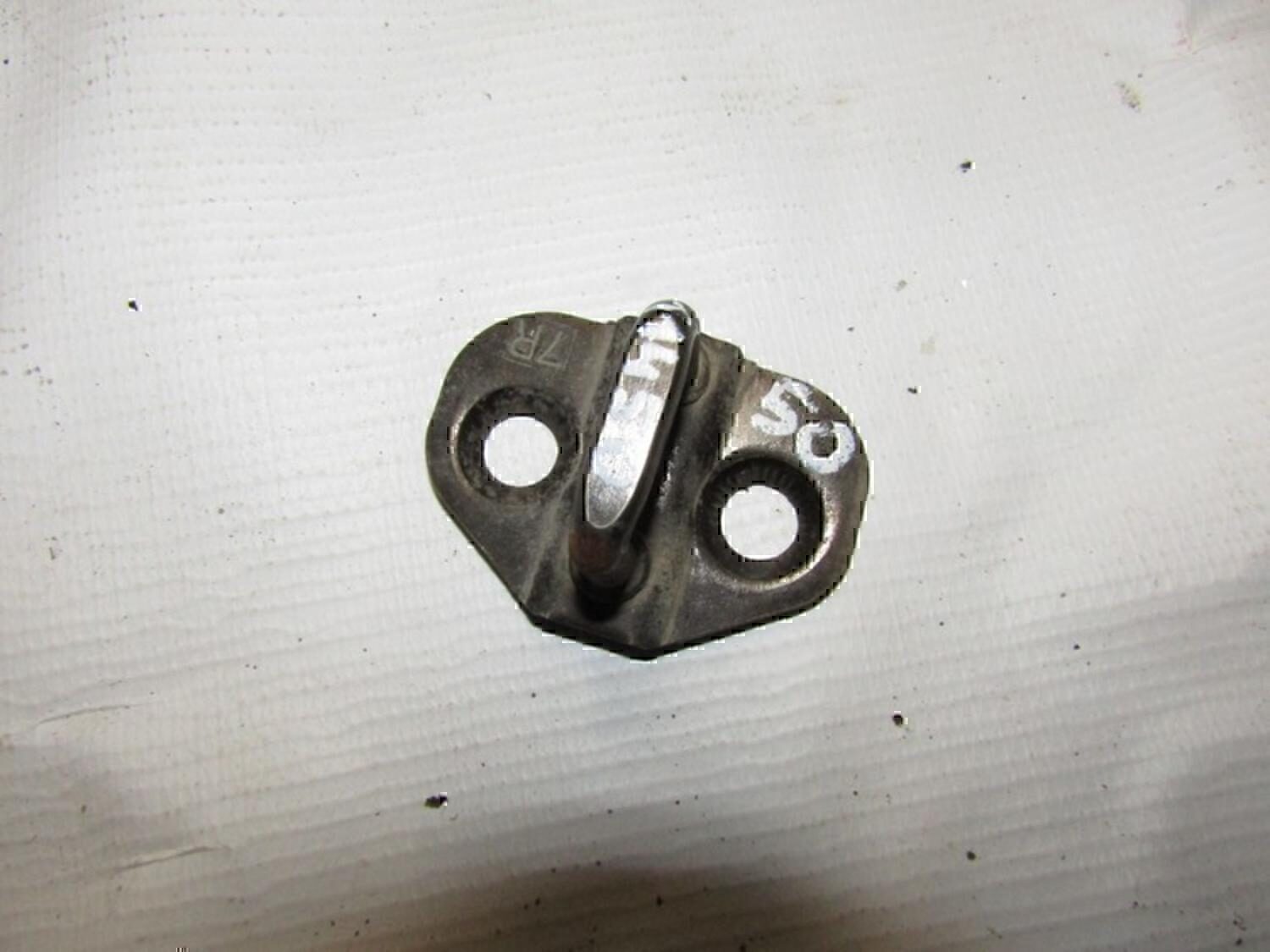 Ответная часть замка двери KIA Sportage 1994-2004