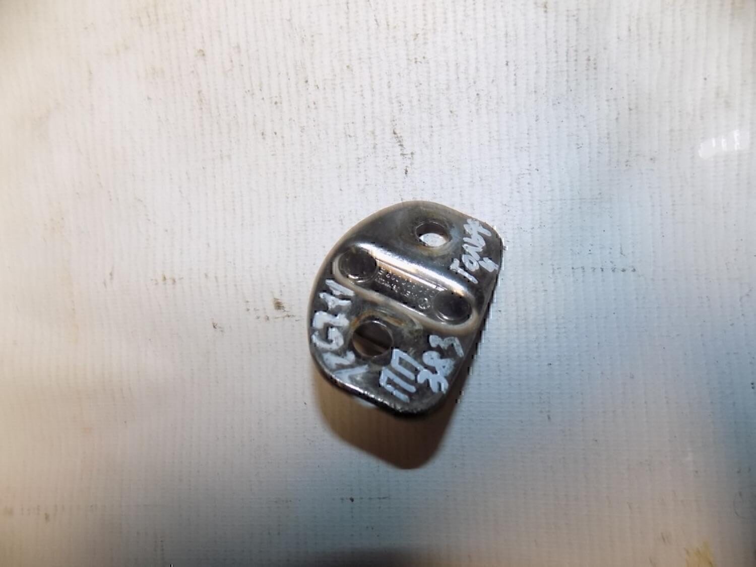 Ответная часть замка двери Audi A6 [C5] 1997-2004