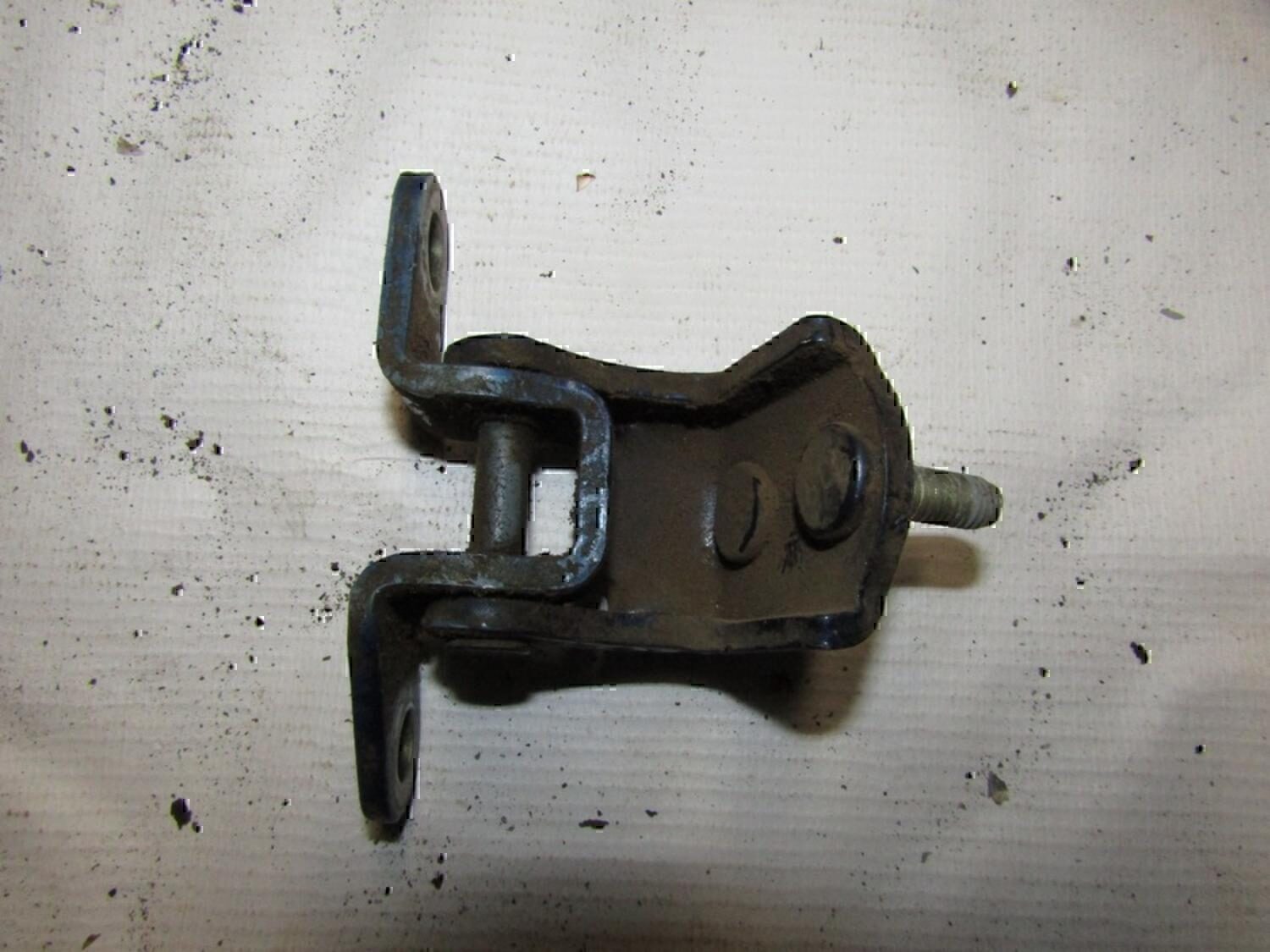 Петля двери задней левой верхняя — фото 2