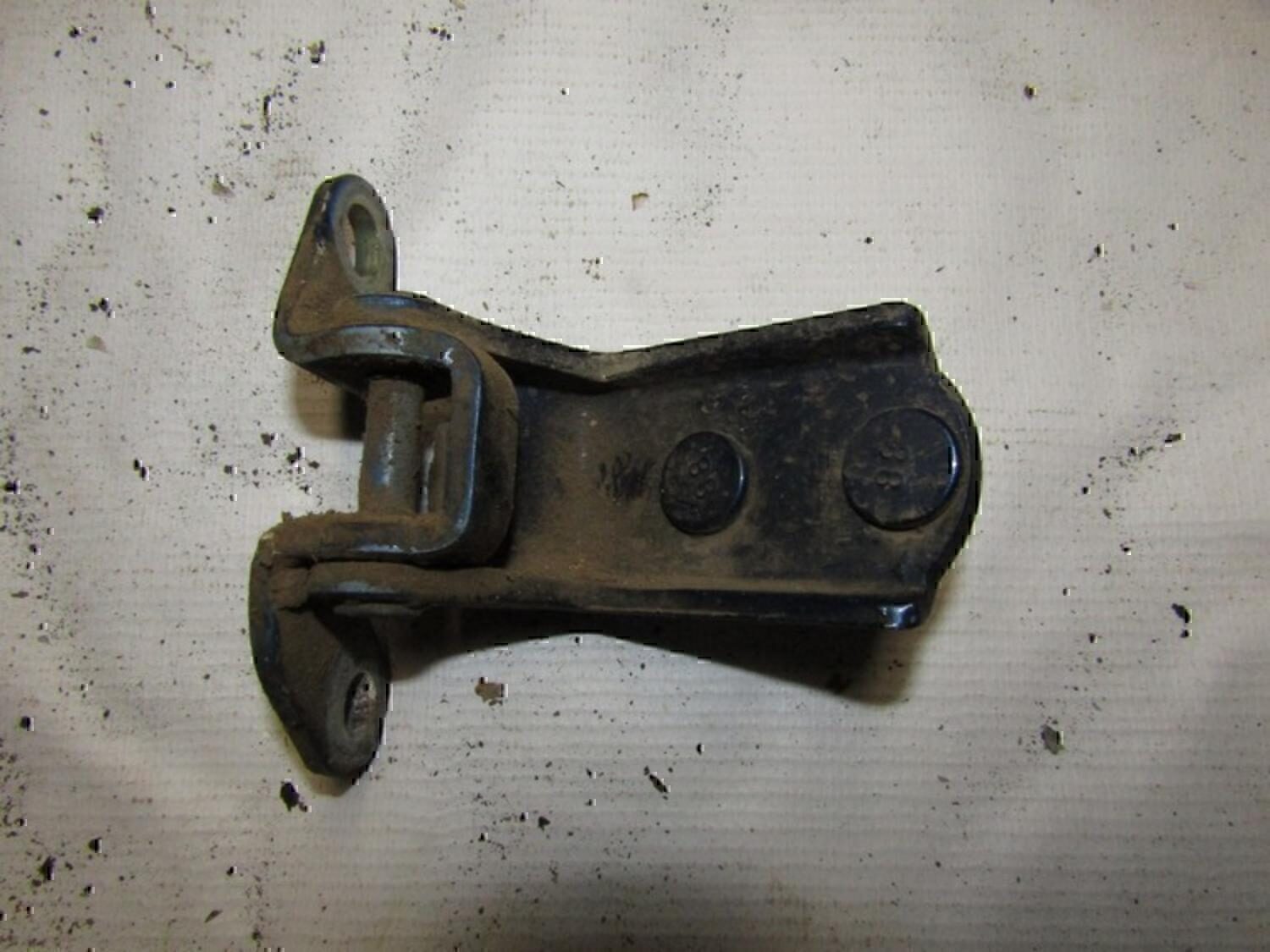 Петля двери задней правой нижняя ZX Grand Tiger 2007>