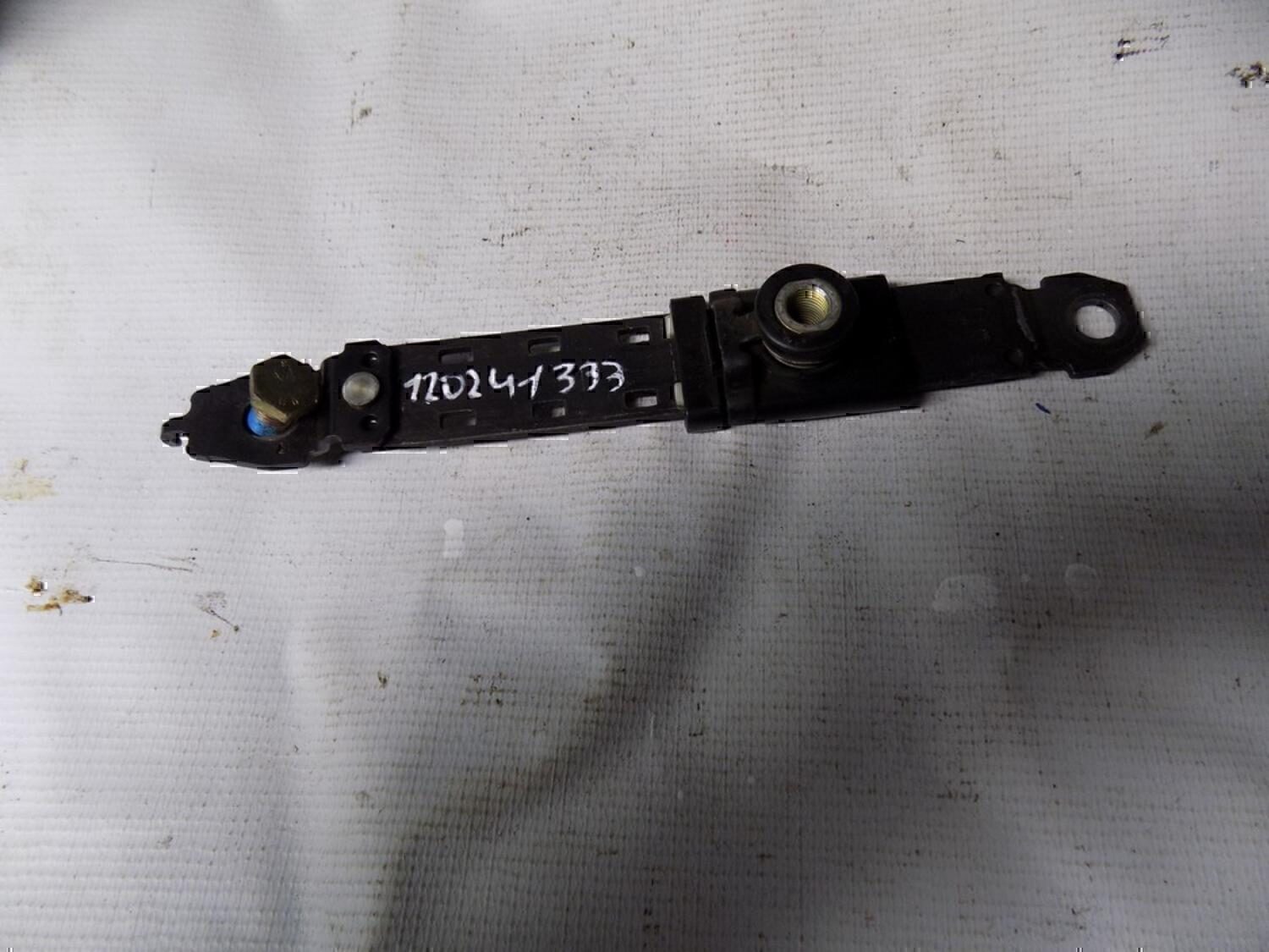 Механизм регулировки ремня безопасности MITSUBISHI Carisma (DA) 1995-1999