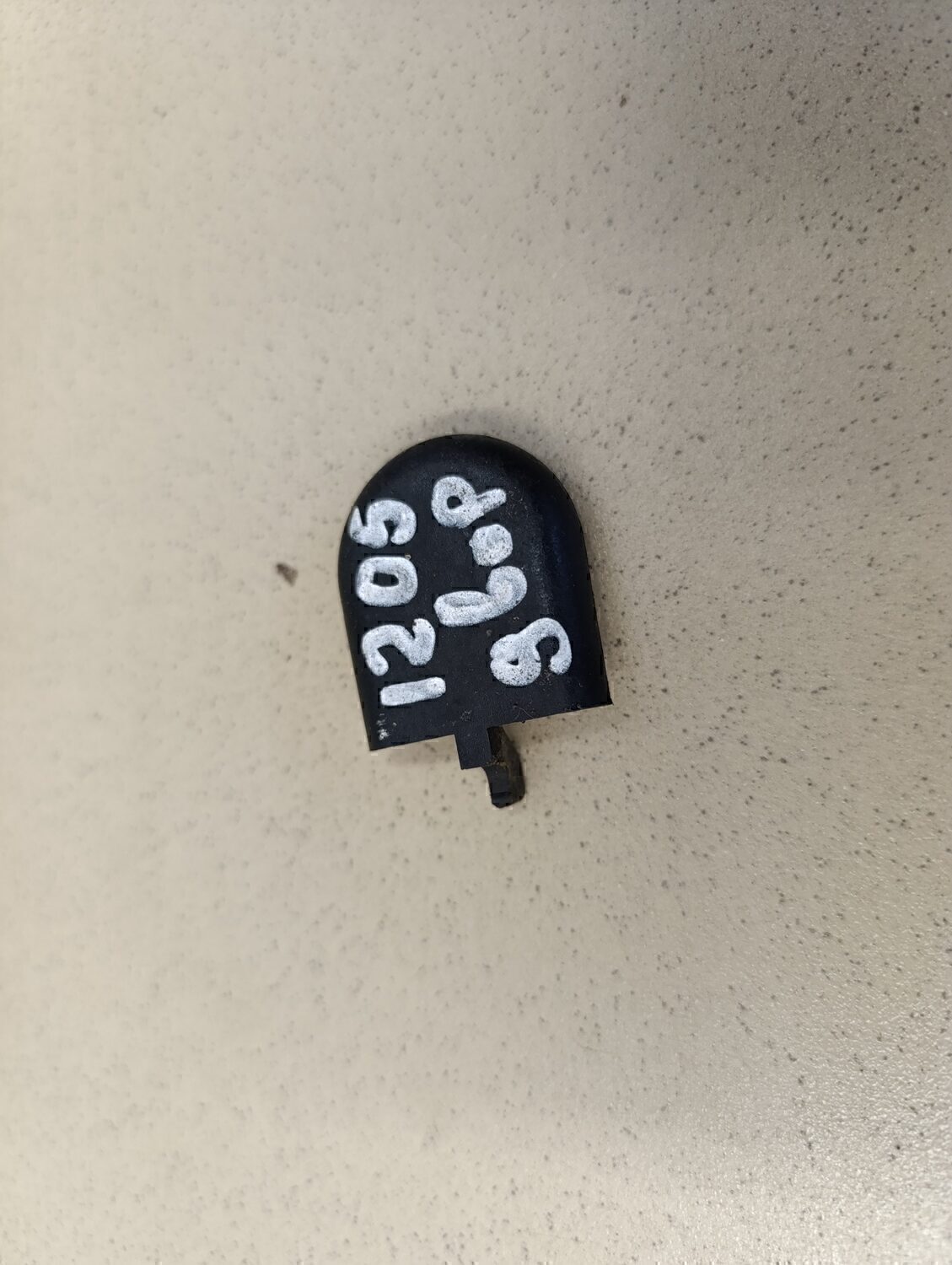 Крышка поводка стеклоочистителя MITSUBISHI Lancer (CS/Classic) 2003-2006