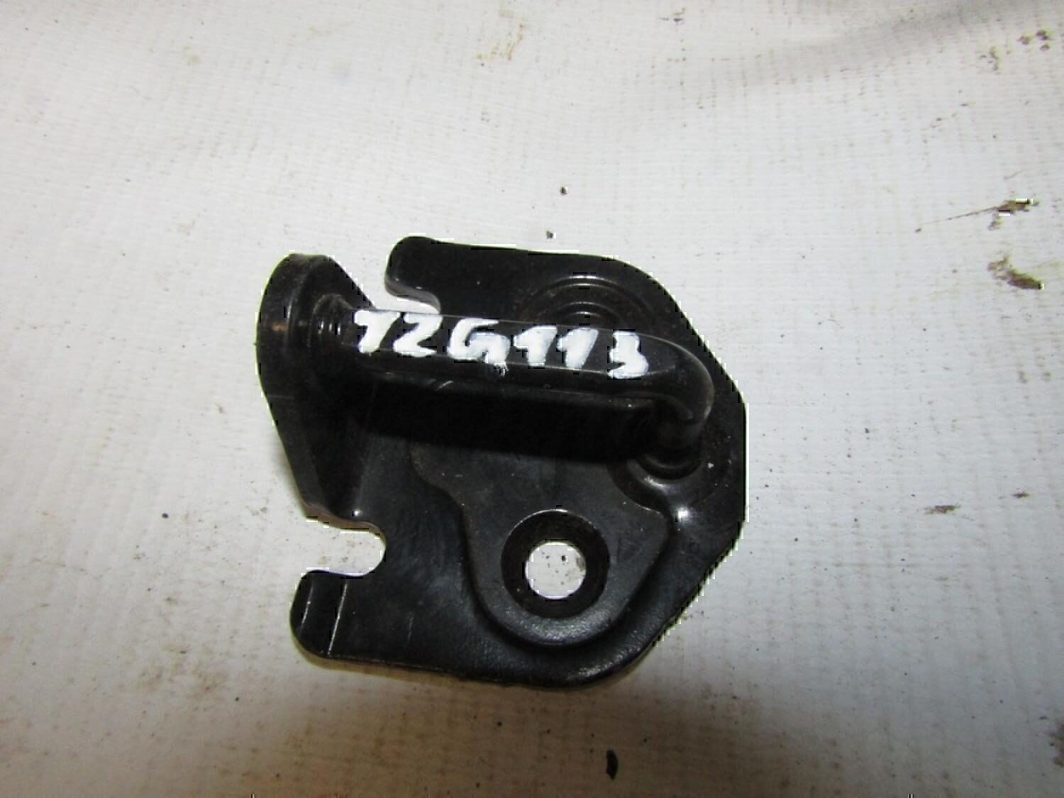 Ответная часть замка двери FORD Focus II 2005-2008