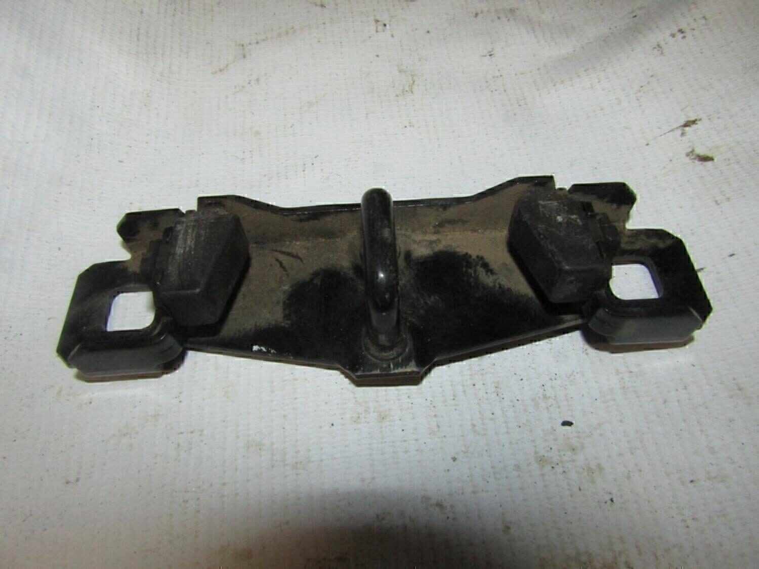 Ответная часть замка багажника FORD Focus II 2005-2008