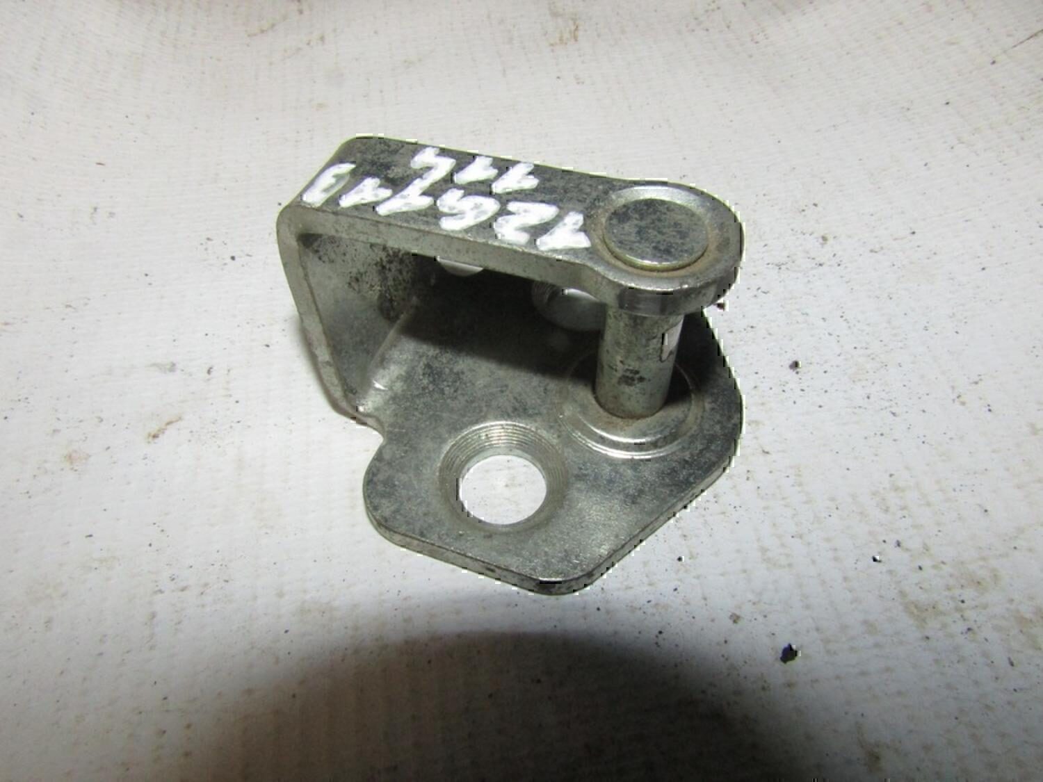 Ответная часть замка двери FORD Fusion 2002-2012