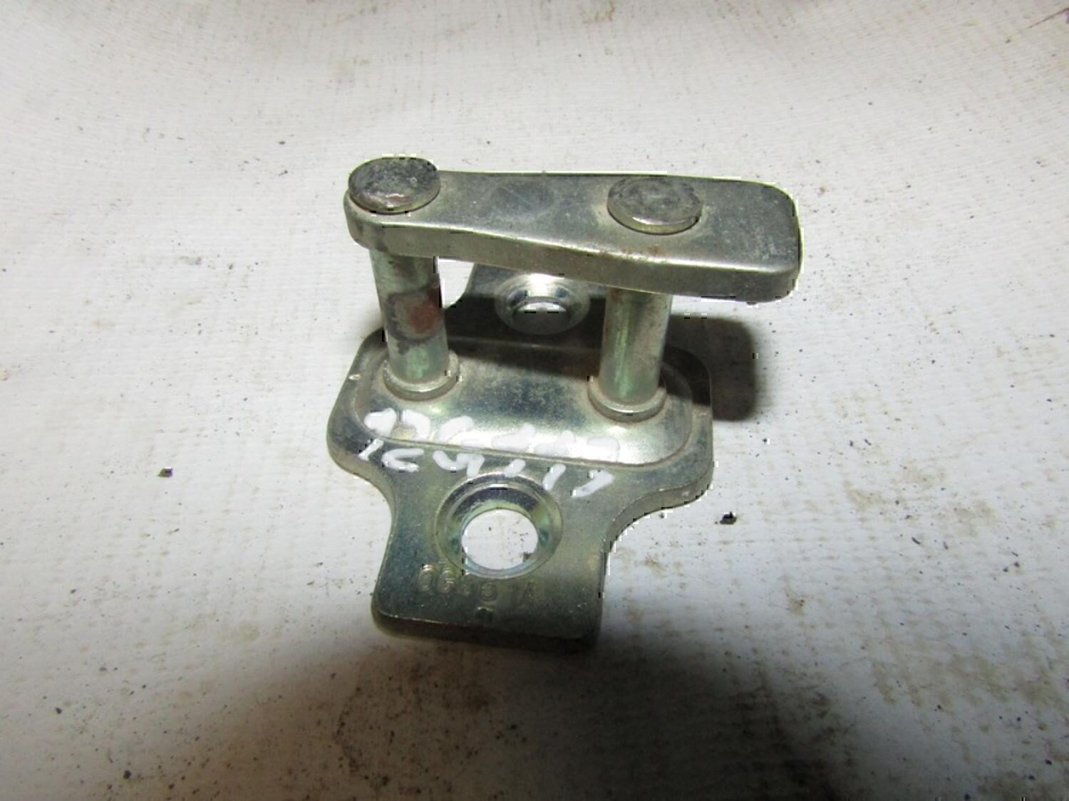 Ответная часть замка двери Chevrolet Aveo (T200) 2003-2008