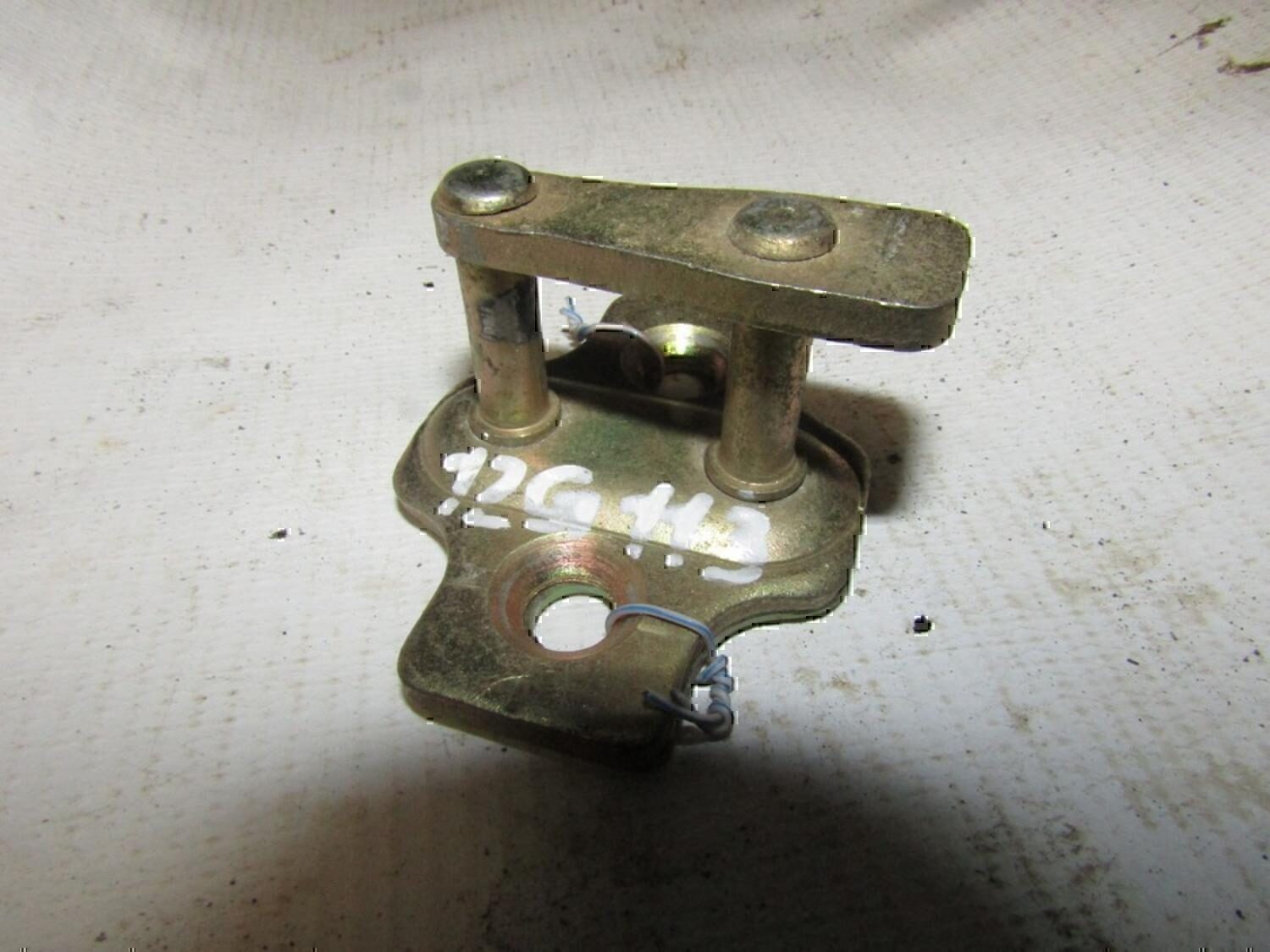 Ответная часть замка двери Chevrolet Aveo (T200) 2003-2008