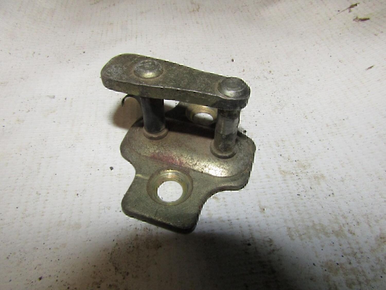 Ответная часть замка двери Chevrolet Aveo (T200) 2003-2008