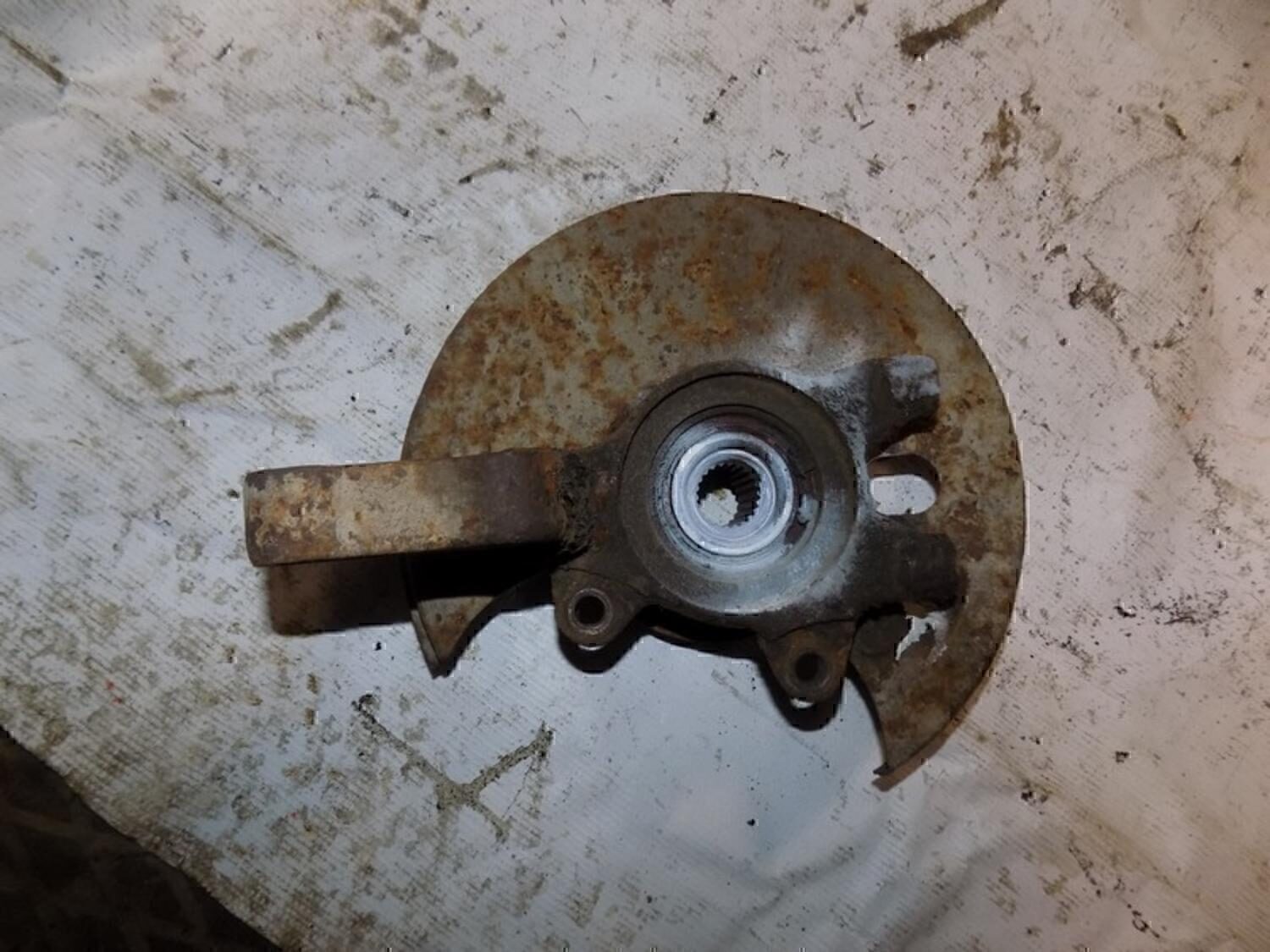 Кулак поворотный передний правый VAZ Lada 2115