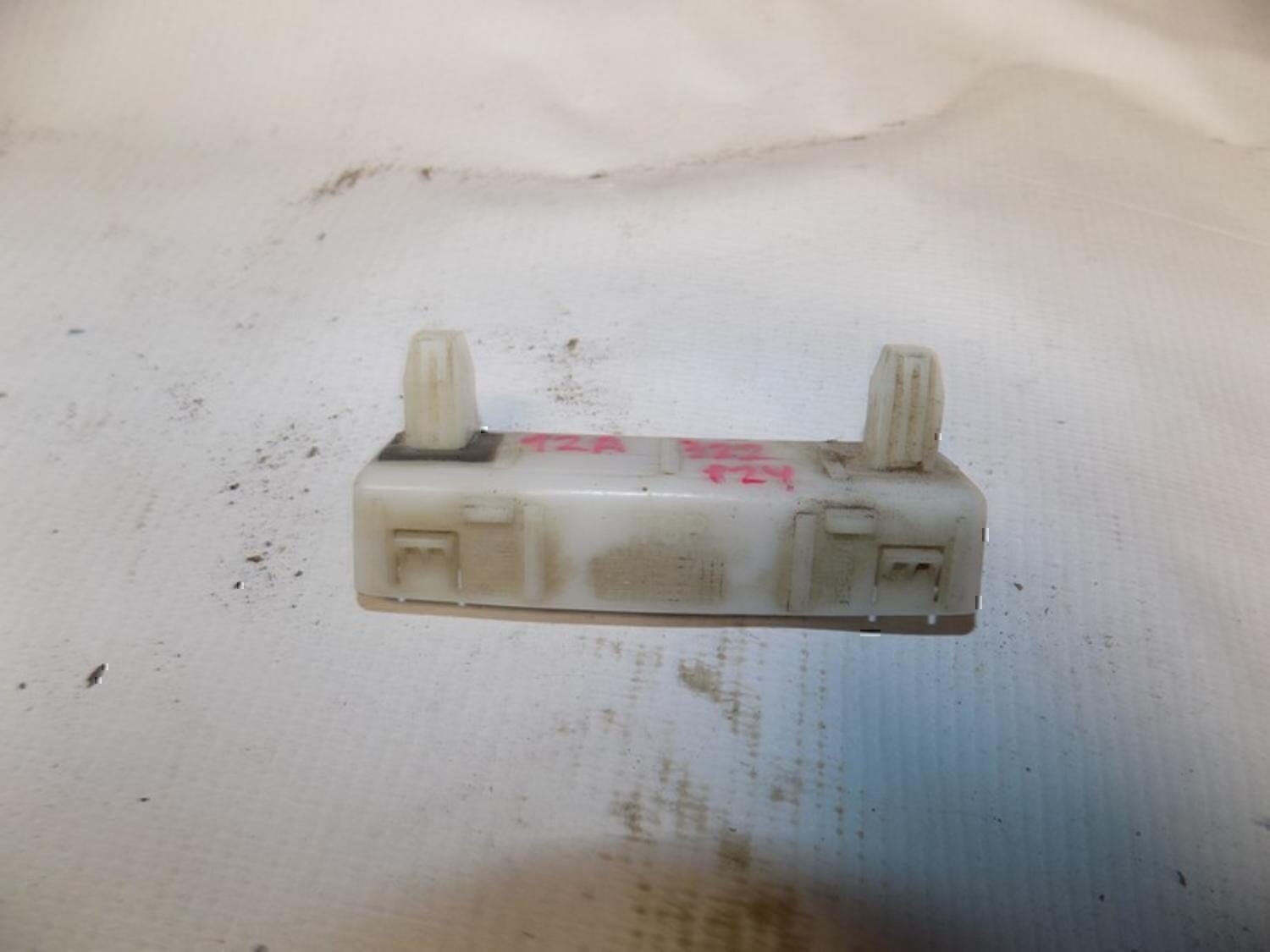 кронштейн заднего бампера NISSAN Qashqai (J10) 2006-2014