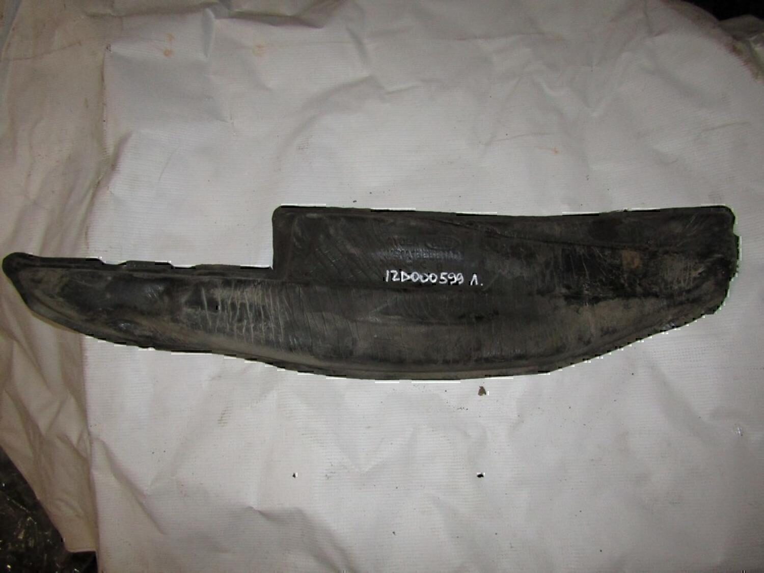 Уплотнитель (наружный) FORD Focus II 2005-2008