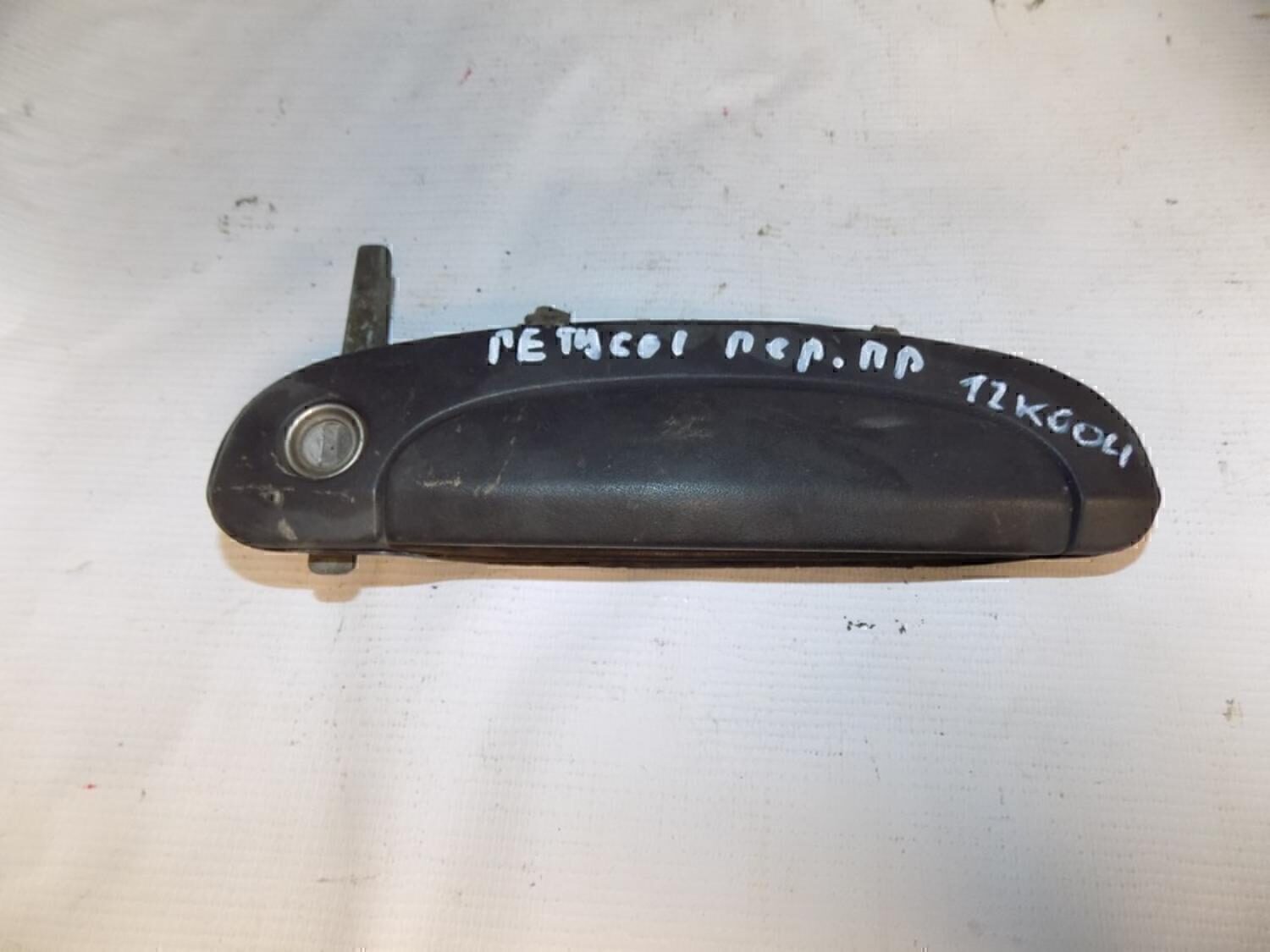 Ручка двери передней наружная правая HYUNDAI Getz 2002-2010