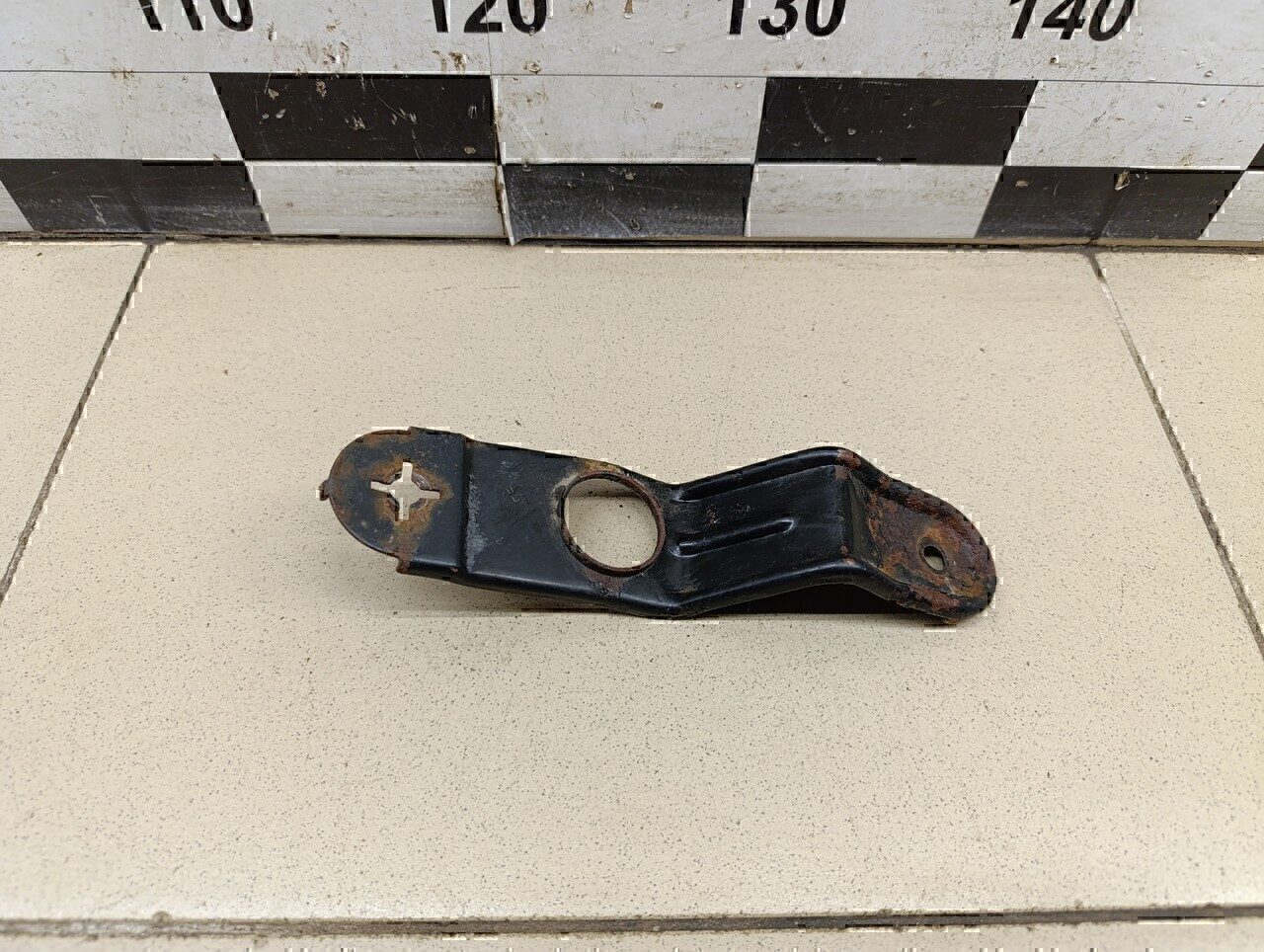 Кронштейн радиатора Chevrolet Captiva (C100) 2006-2010