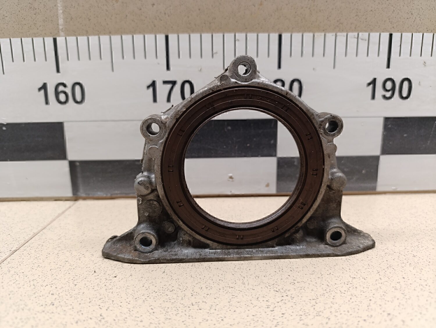 Крышка коленвала задняя MITSUBISHI Colt (Z3) 2004-2012