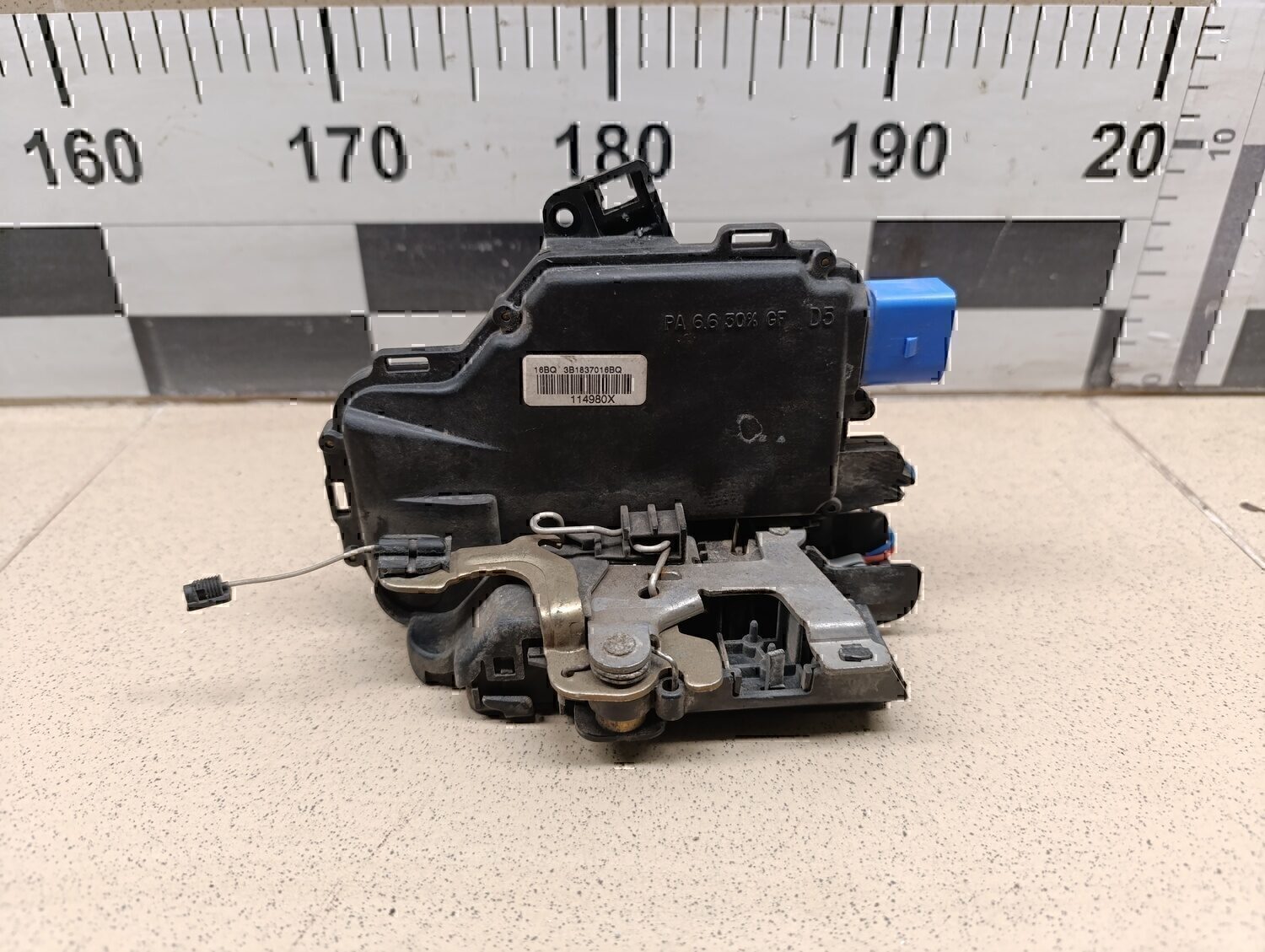 Замок двери передней правой SKODA Fabia 1999-2006