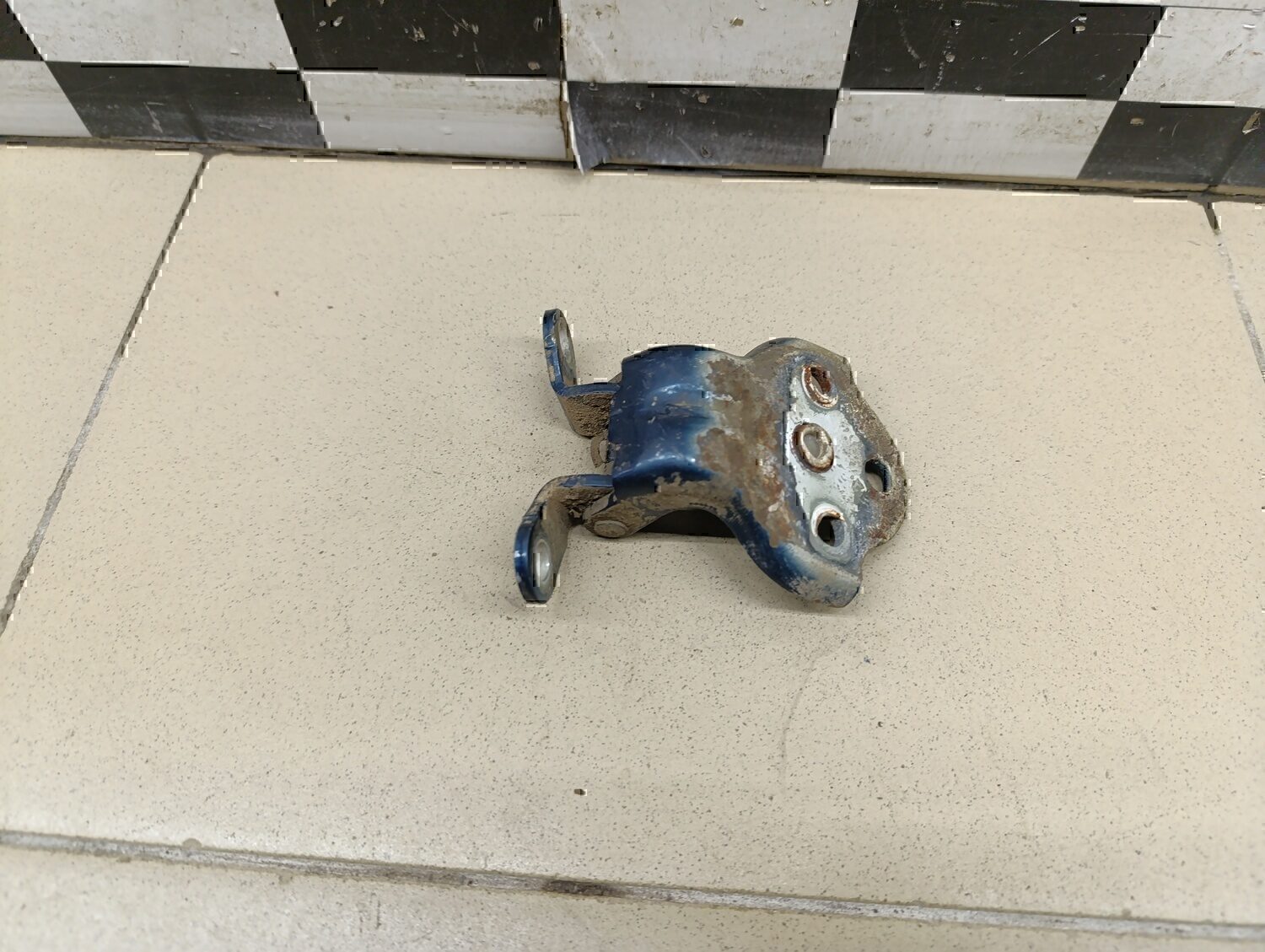 Петля двери передней правой нижняя Chevrolet Lacetti 2003-2013