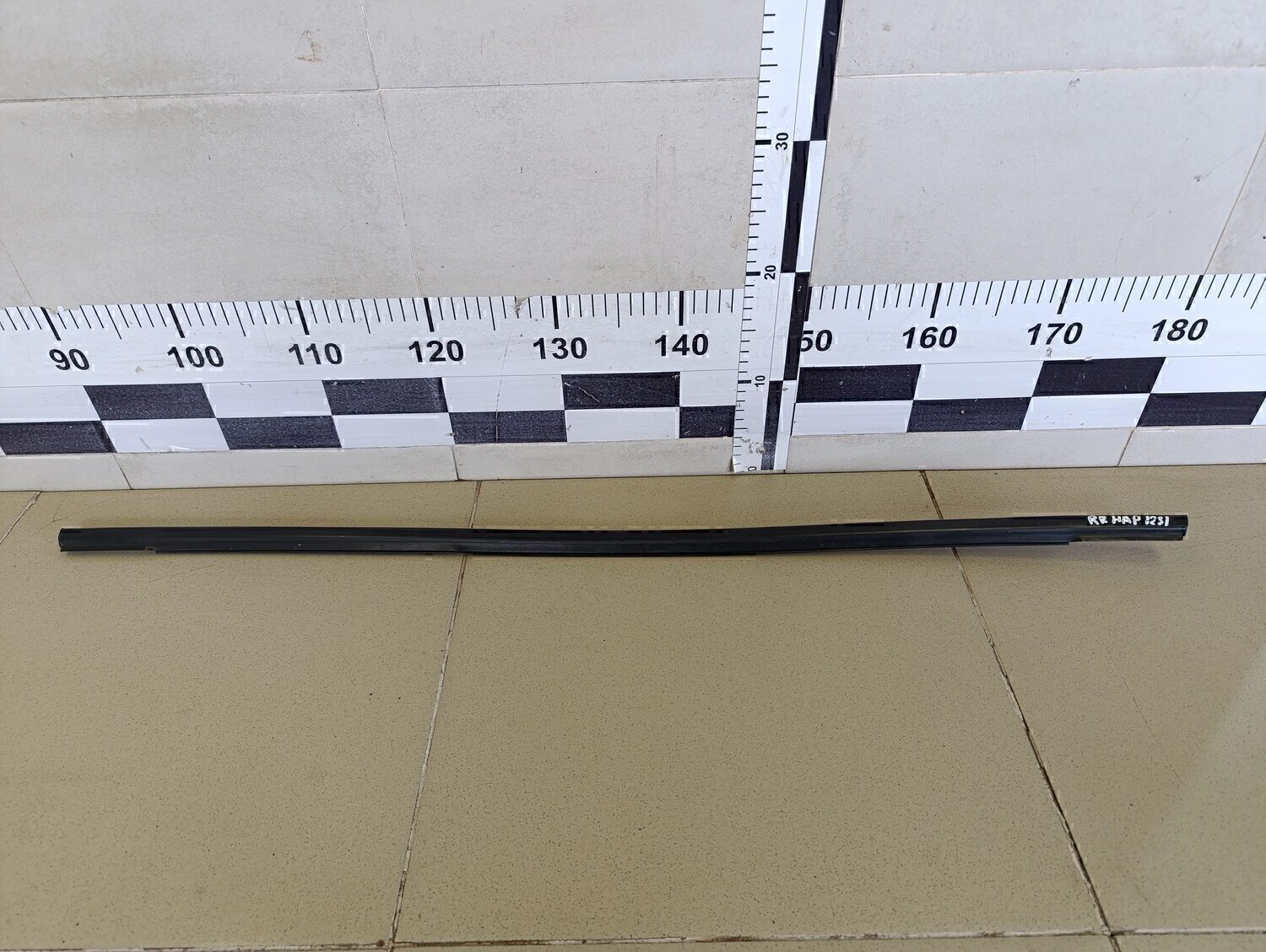 Накладка стекла заднего правого HYUNDAI Solaris 2010-2017