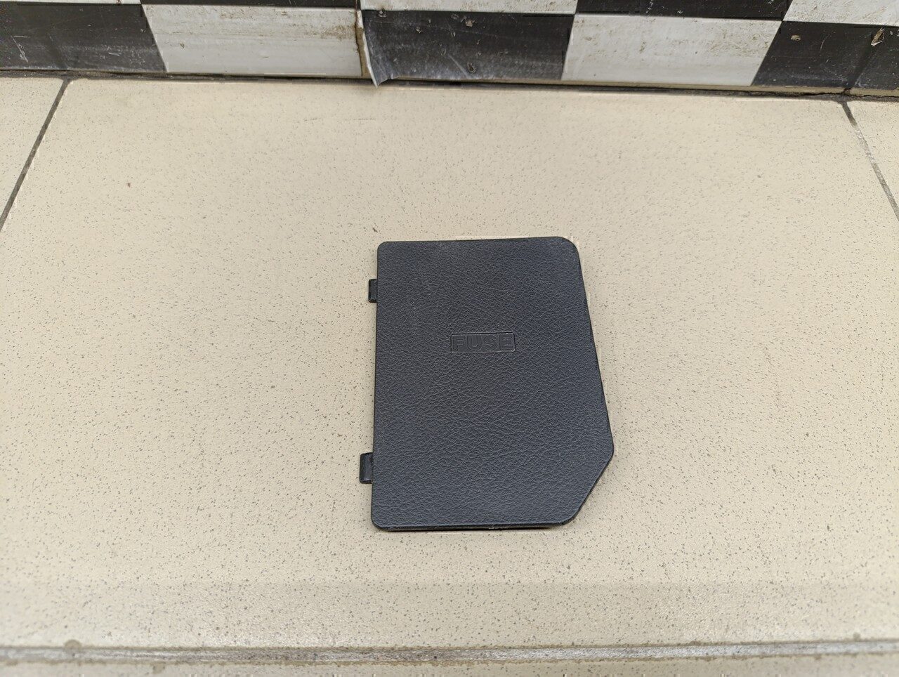 Крышка блока предохранителей Chevrolet Aveo (T250) 2005-2011